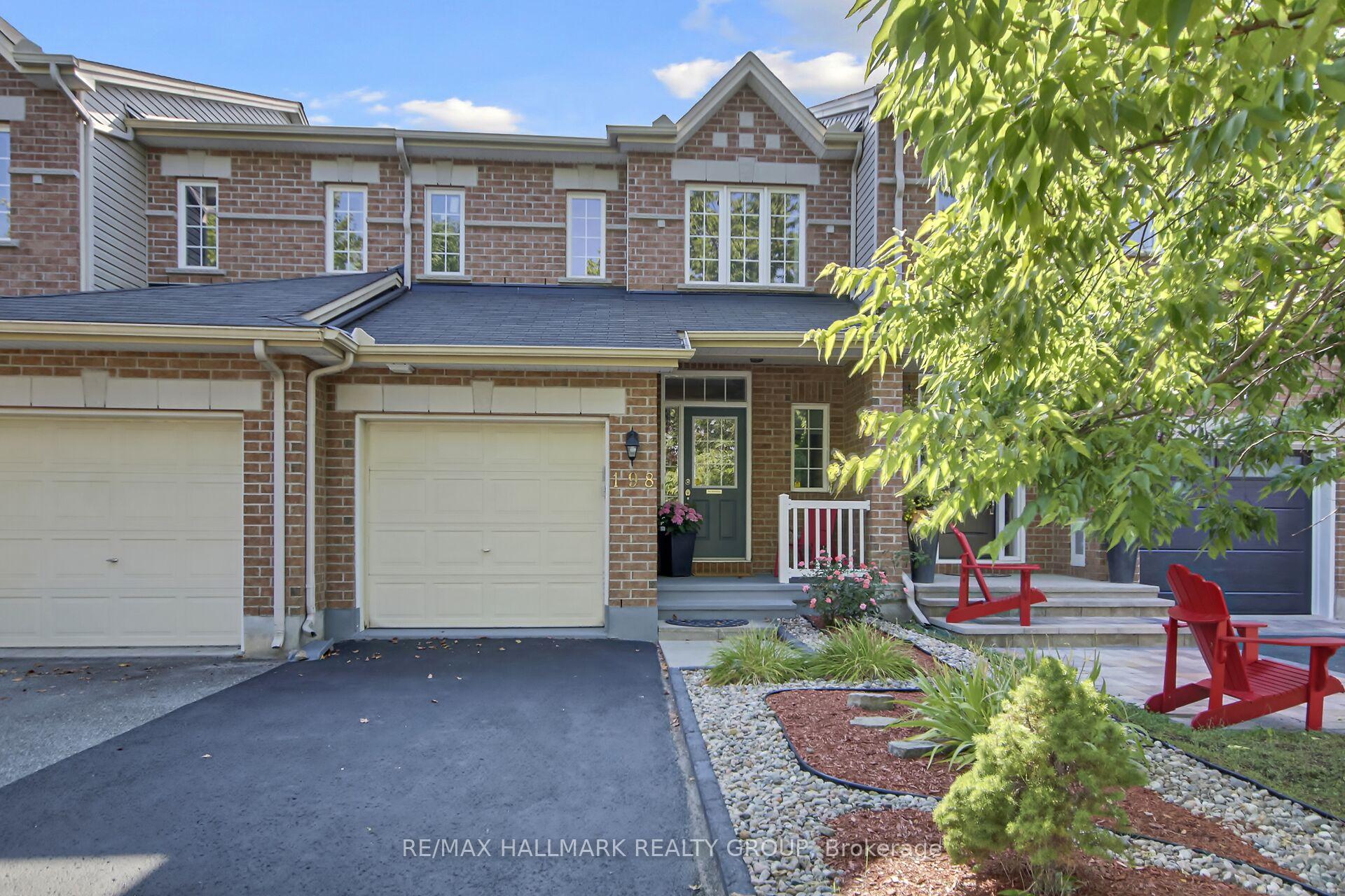 Photo 2 of 198 Tandalee Crescent, Ottawa, Kanata - Emerald Meadows/Trailwest — HOMEH