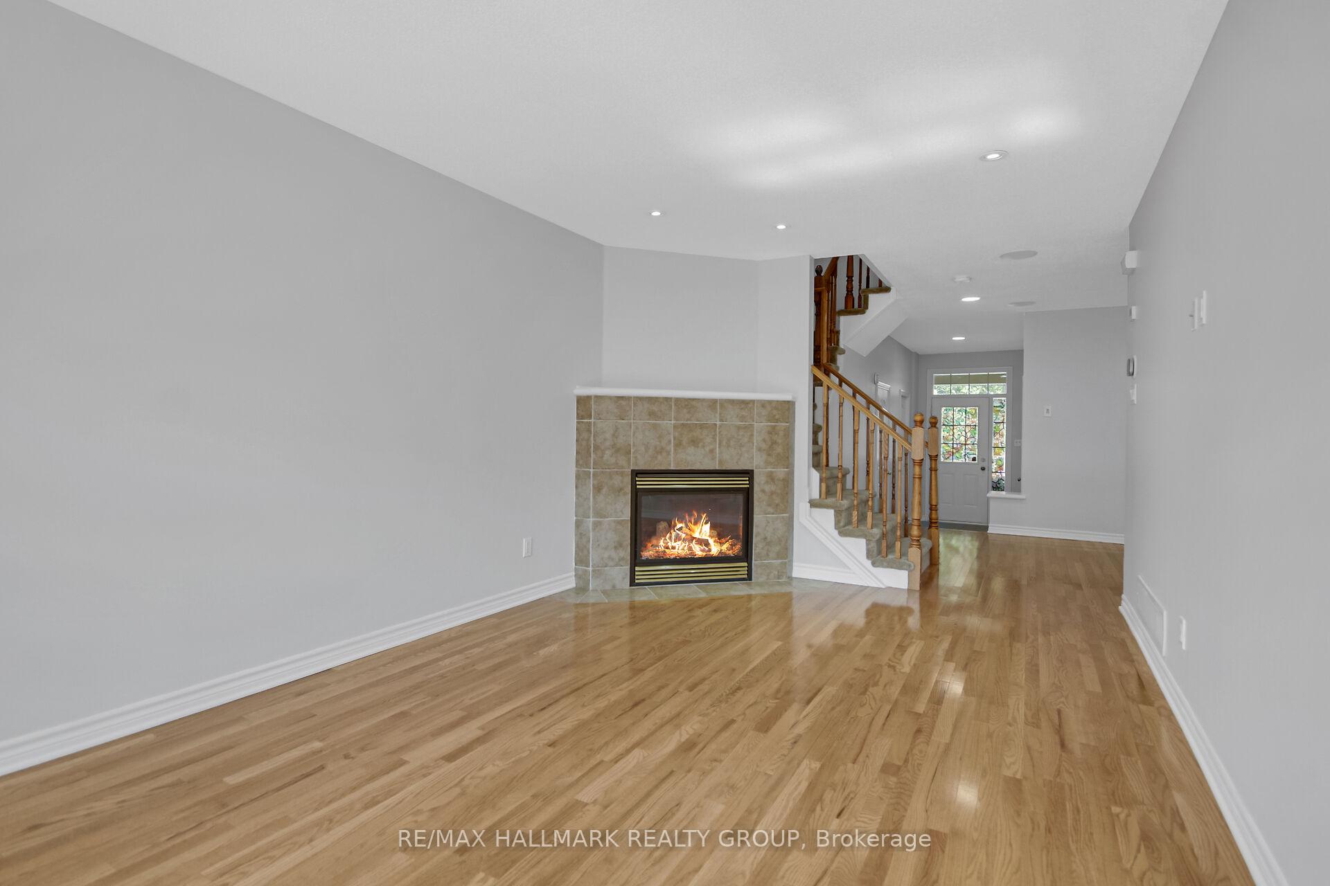 Photo 7 of 198 Tandalee Crescent, Ottawa, Kanata - Emerald Meadows/Trailwest — HOMEH