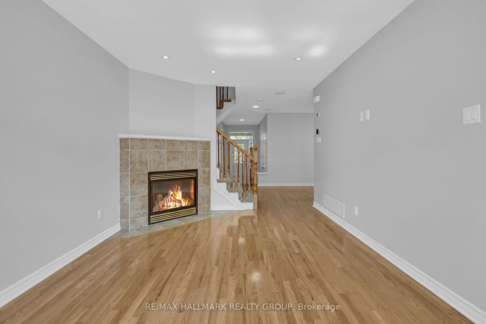 Photo 8 of 198 Tandalee Crescent, Ottawa, Kanata - Emerald Meadows/Trailwest — HOMEH