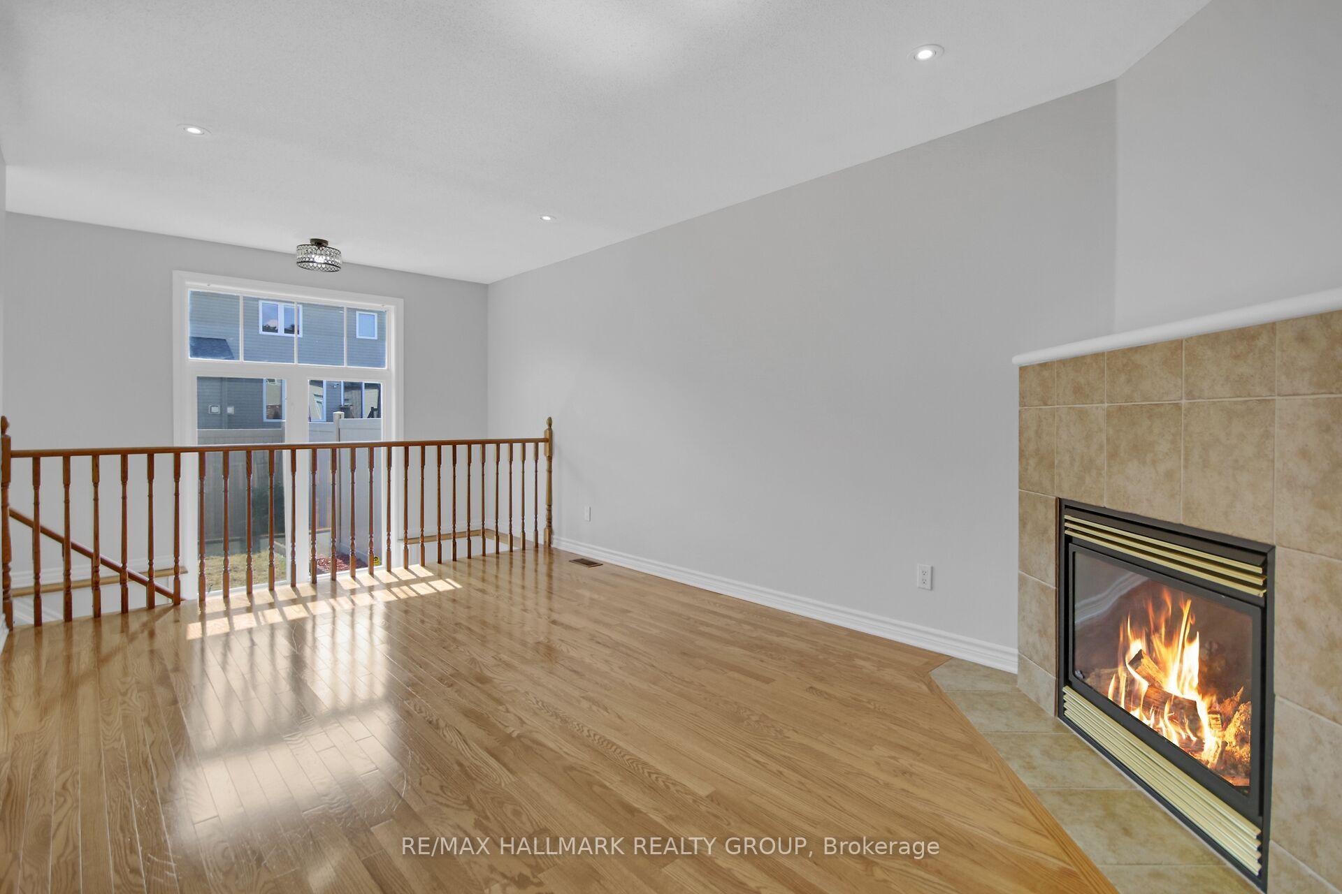 Photo 10 of 198 Tandalee Crescent, Ottawa, Kanata - Emerald Meadows/Trailwest — HOMEH