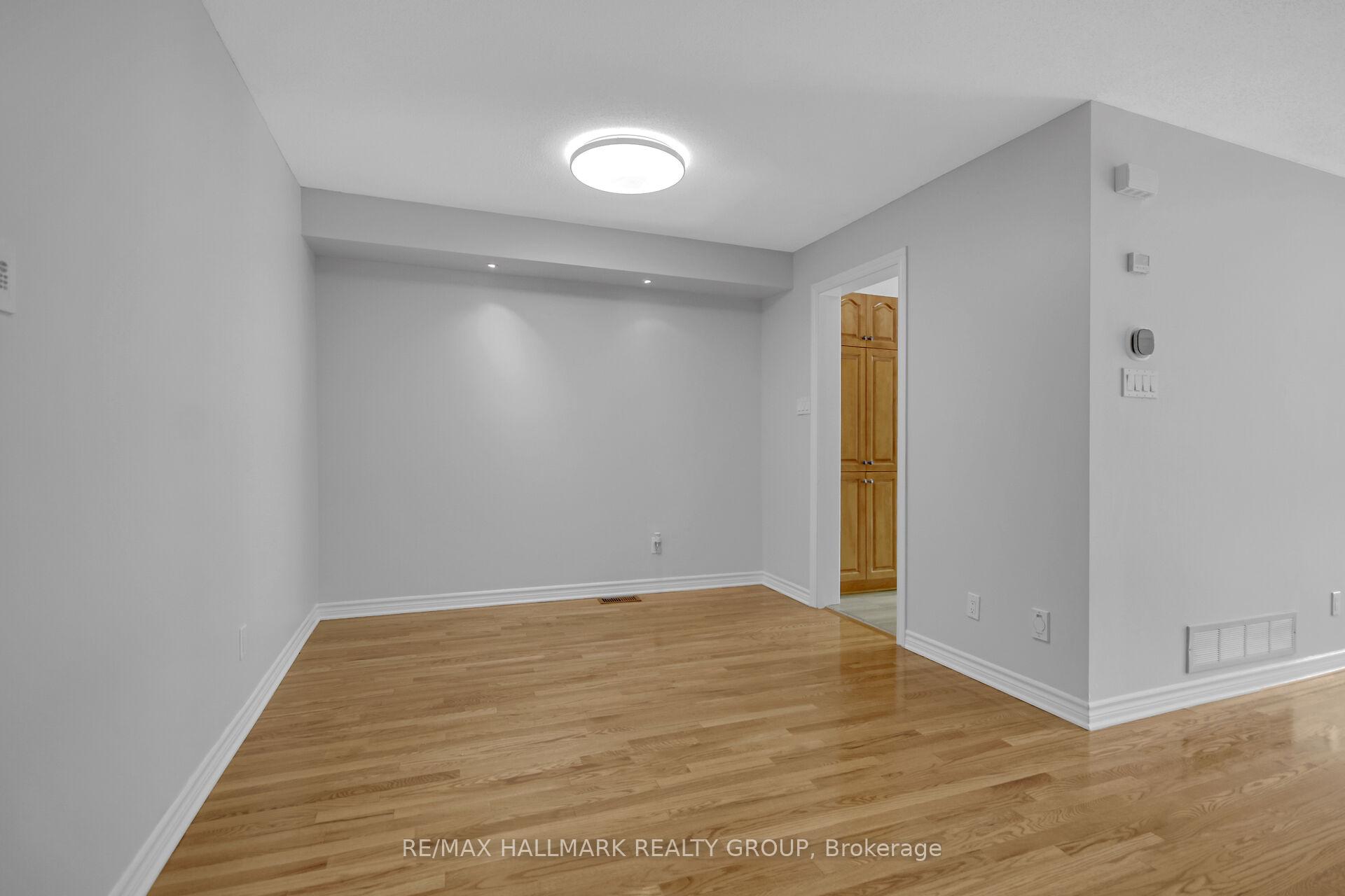 Photo 12 of 198 Tandalee Crescent, Ottawa, Kanata - Emerald Meadows/Trailwest — HOMEH