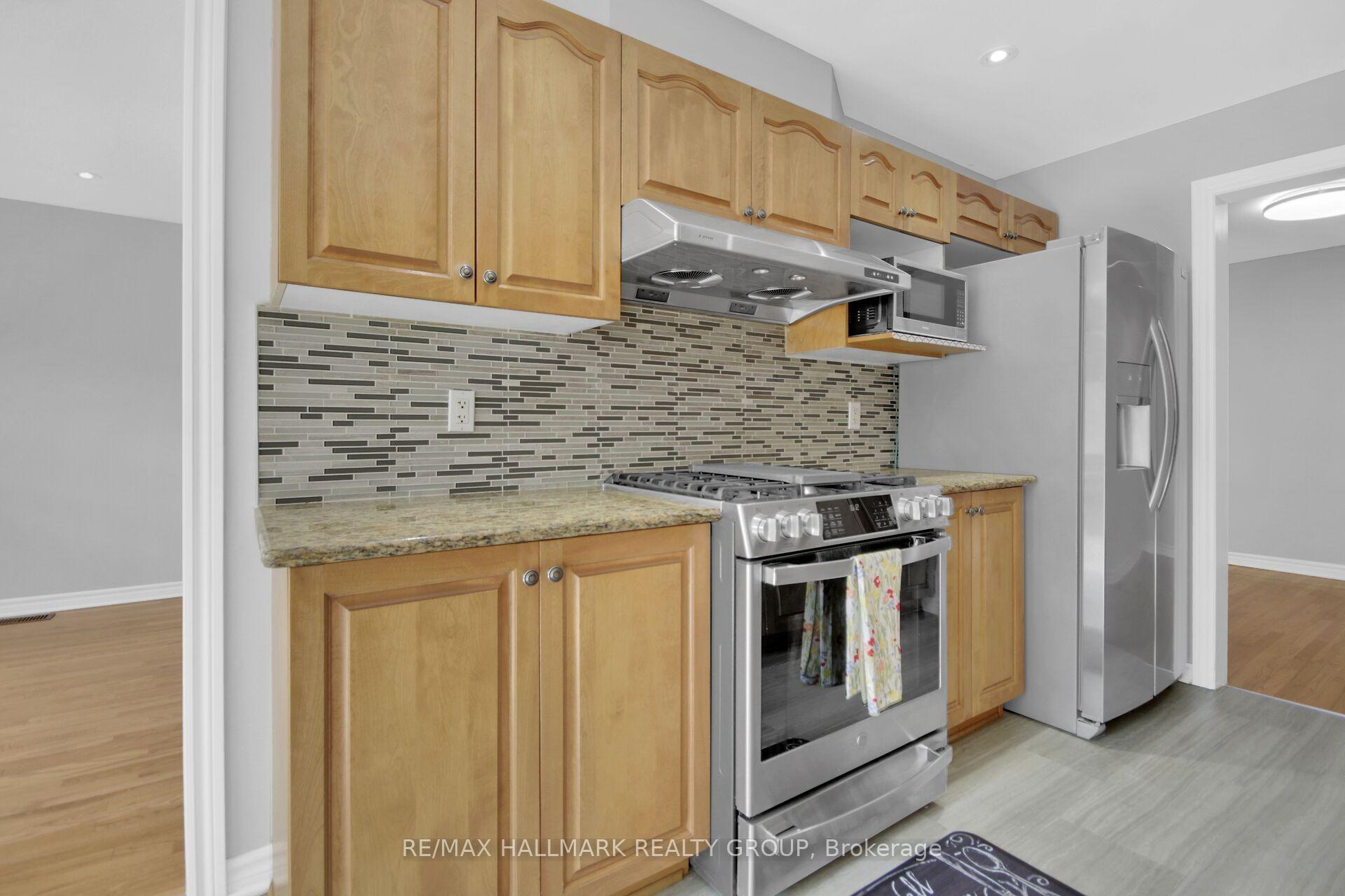 Photo 16 of 198 Tandalee Crescent, Ottawa, Kanata - Emerald Meadows/Trailwest — HOMEH