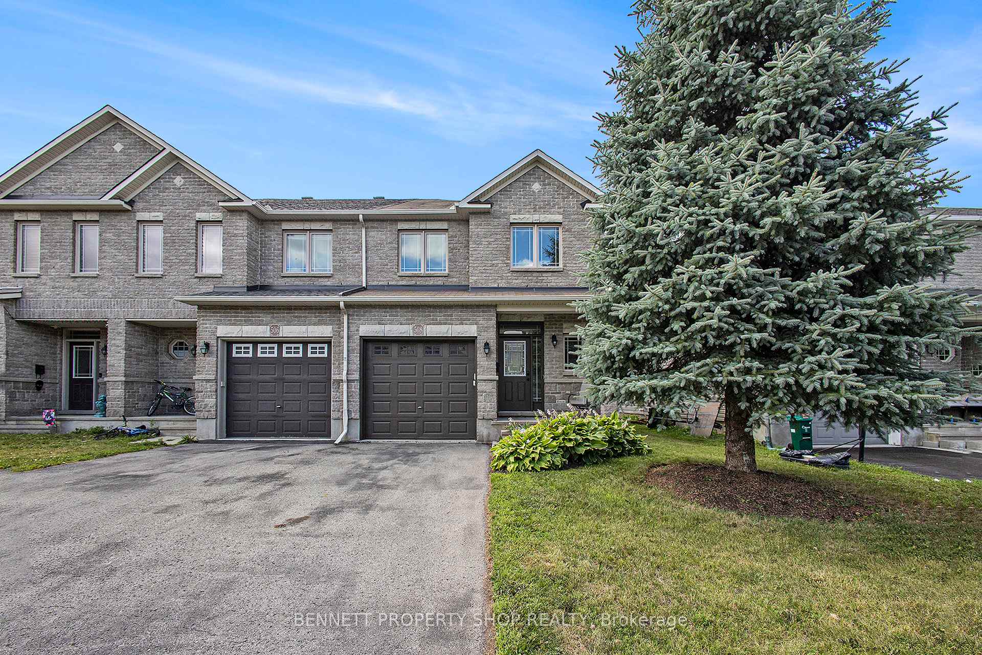 Front of 508 Pepperville Crescent