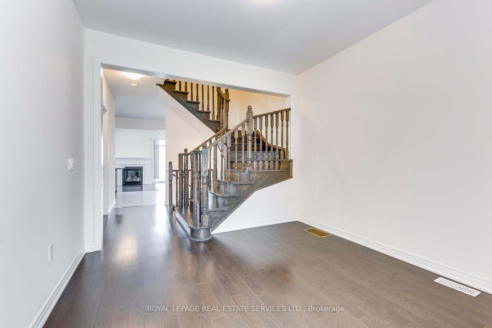 Photo 5 of 29 Heming Trail, Hamilton, Meadowlands — HOMEH