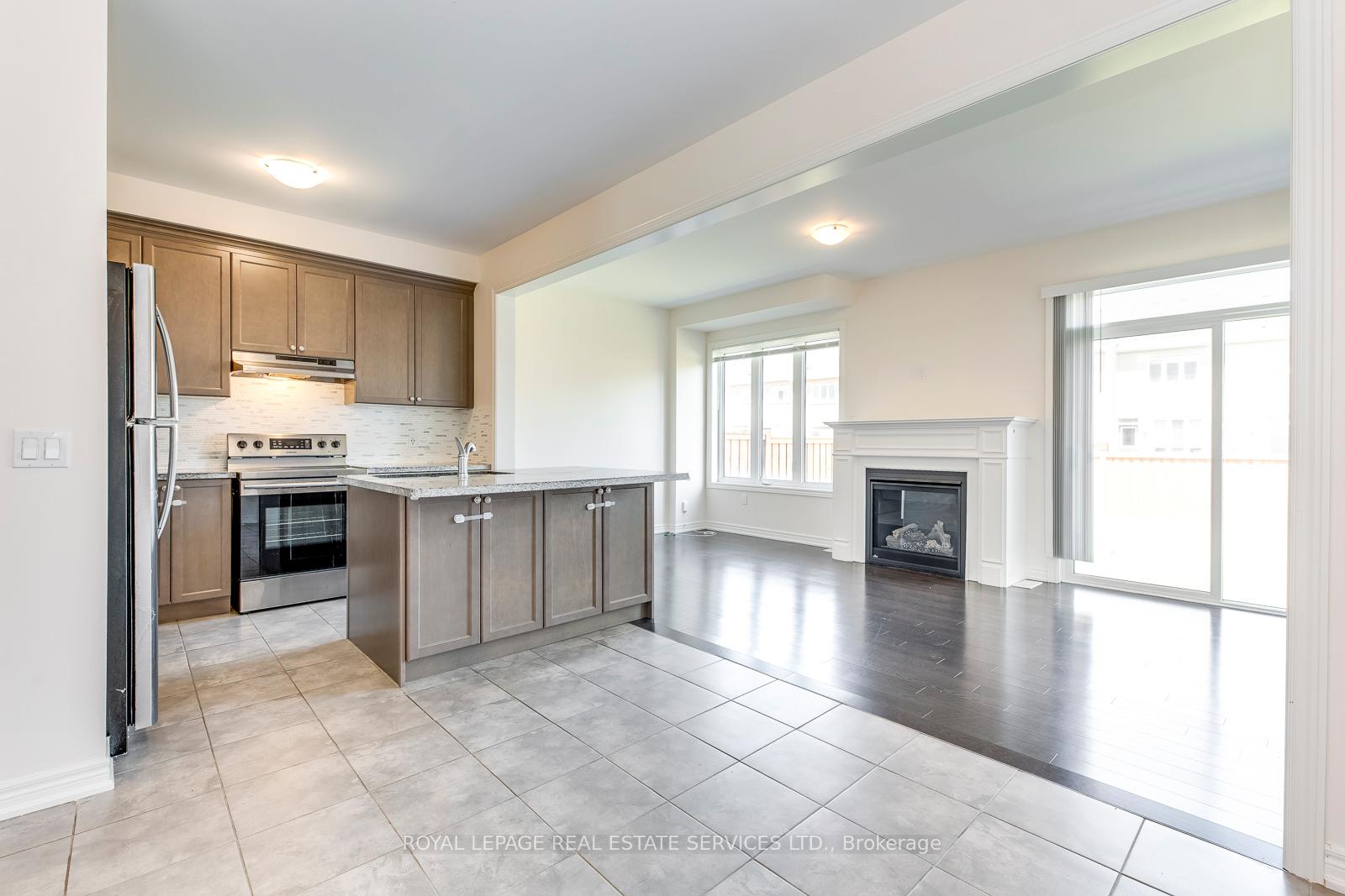 Photo 11 of 29 Heming Trail, Hamilton, Meadowlands — HOMEH