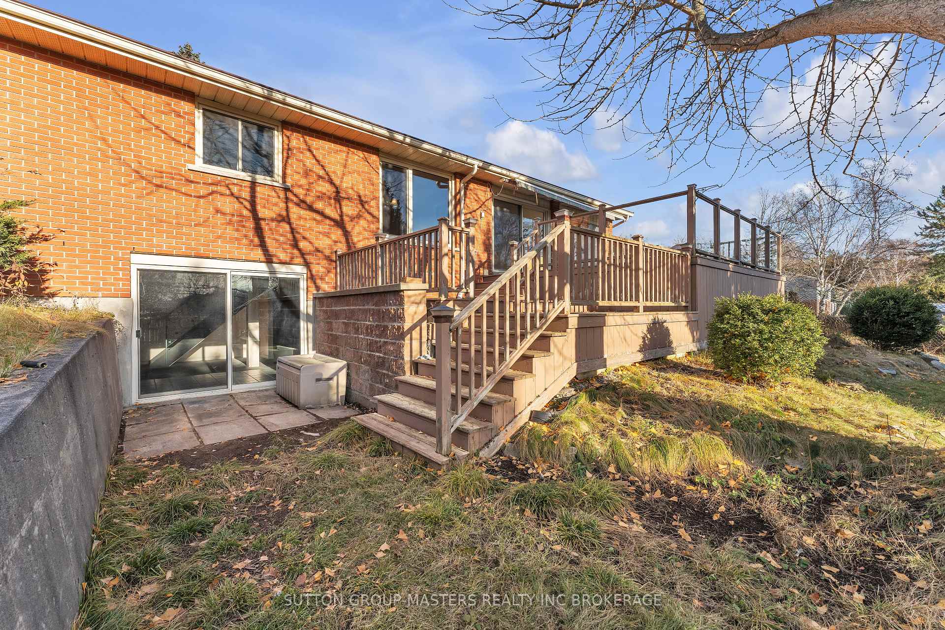 Photo 4 of 6 Brooklands Park Avenue, Loyalist, Lennox and Addington - South — HOMEH