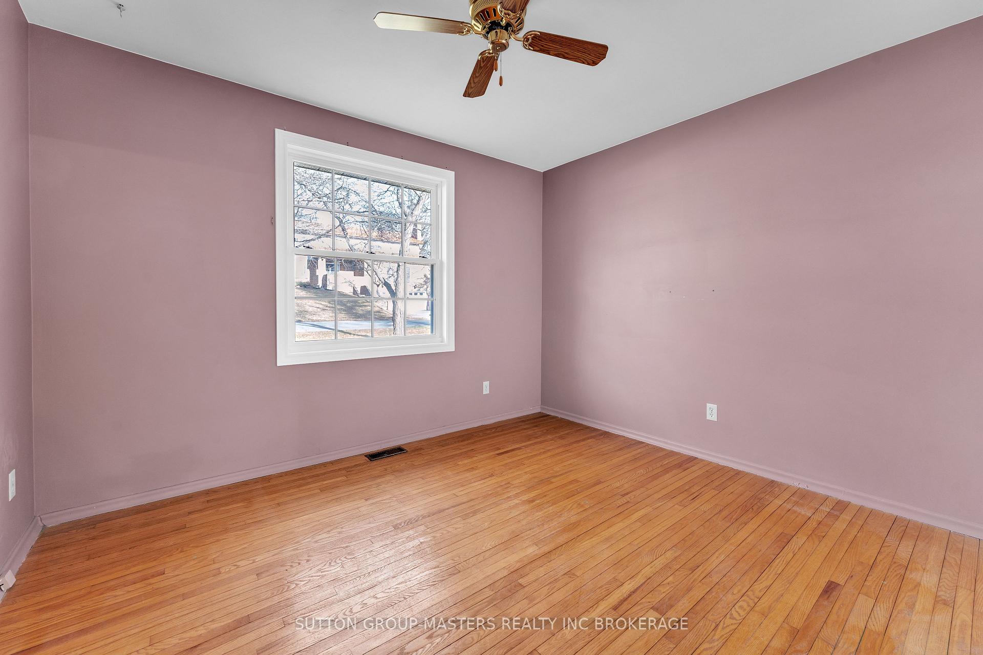 Photo 19 of 6 Brooklands Park Avenue, Loyalist, Lennox and Addington - South — HOMEH