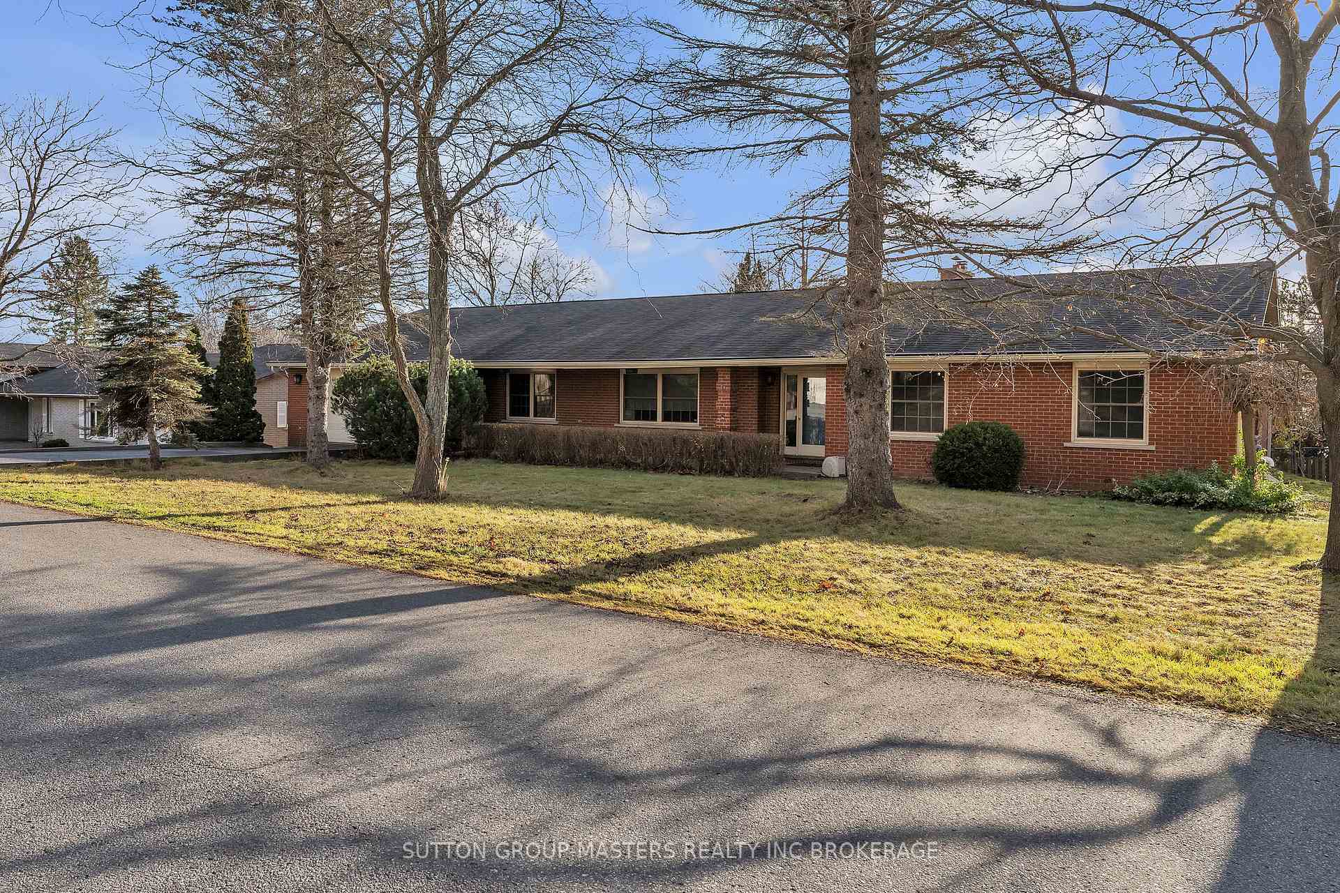 Photo 37 of 6 Brooklands Park Avenue, Loyalist, Lennox and Addington - South — HOMEH