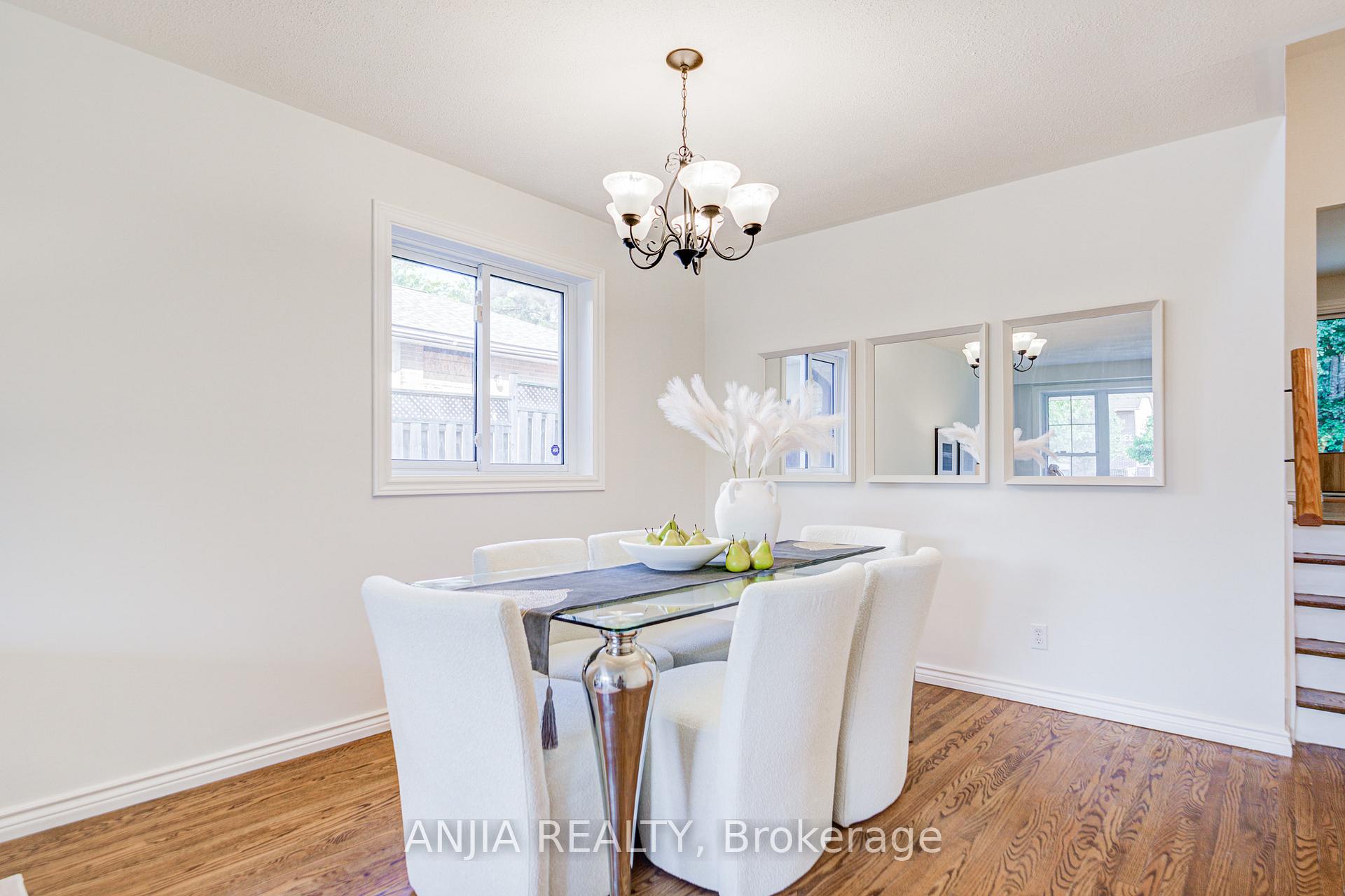 Photo 9 of 26 Romfield Circuit, Markham, Royal Orchard — HOMEH