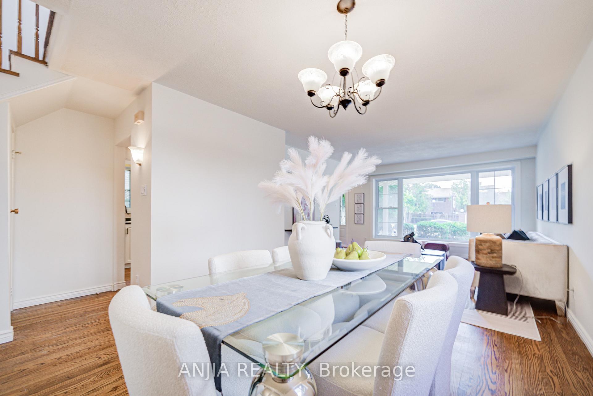Photo 10 of 26 Romfield Circuit, Markham, Royal Orchard — HOMEH