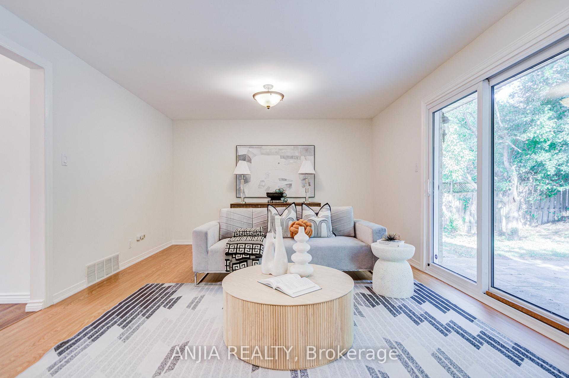Photo 21 of 26 Romfield Circuit, Markham, Royal Orchard — HOMEH