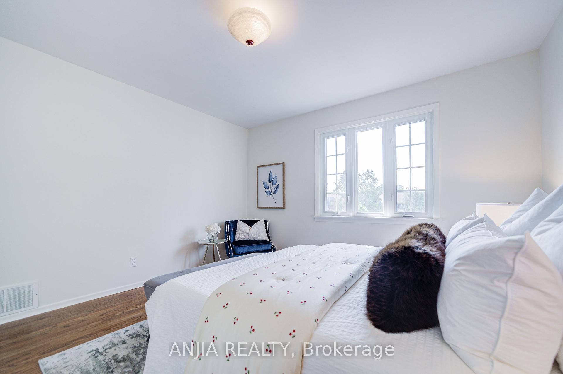 Photo 34 of 26 Romfield Circuit, Markham, Royal Orchard — HOMEH