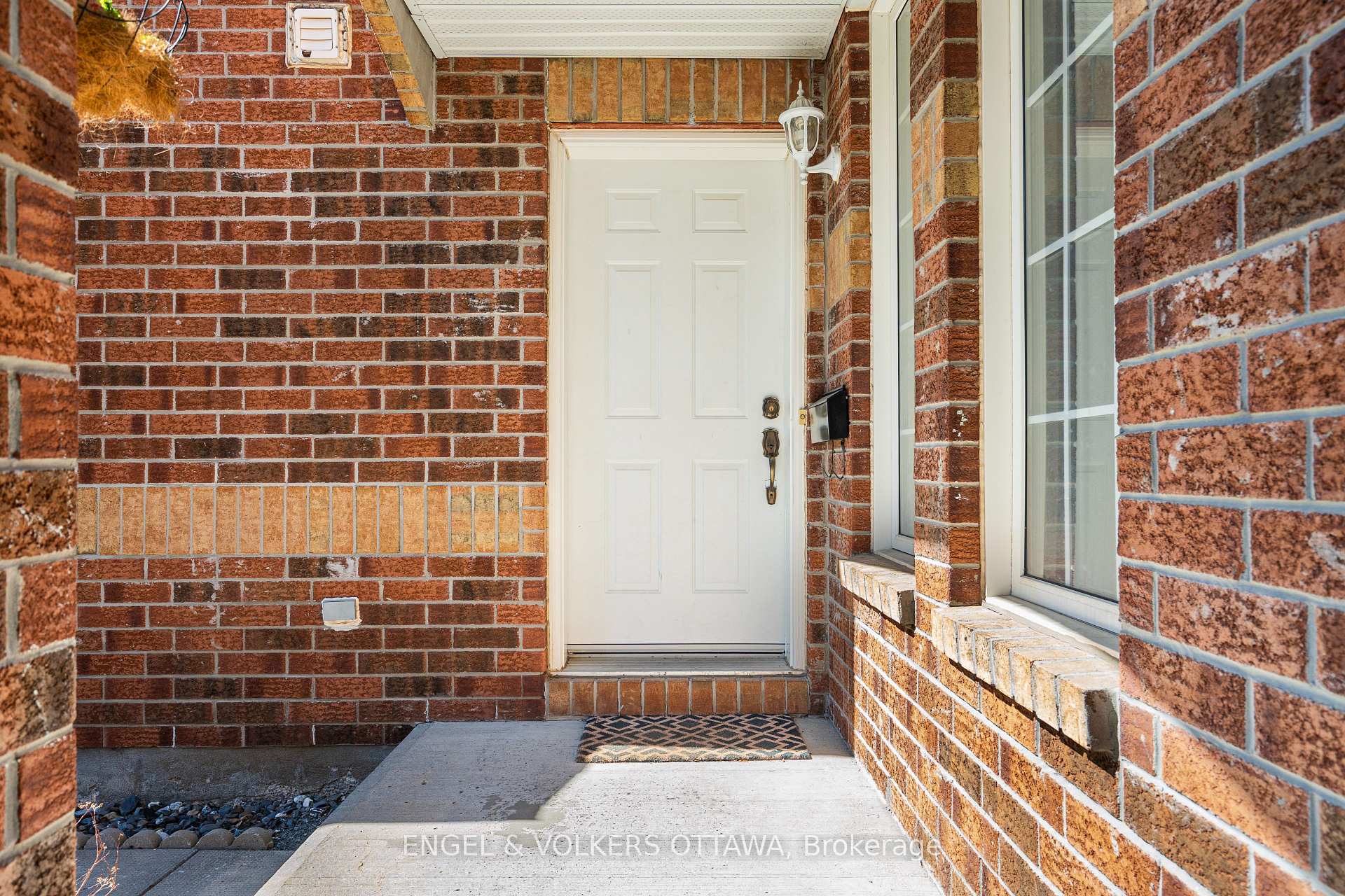 Photo 3 of 17 Wallsend Avenue, Ottawa, Kanata - Morgan's Grant/South March — HOMEH