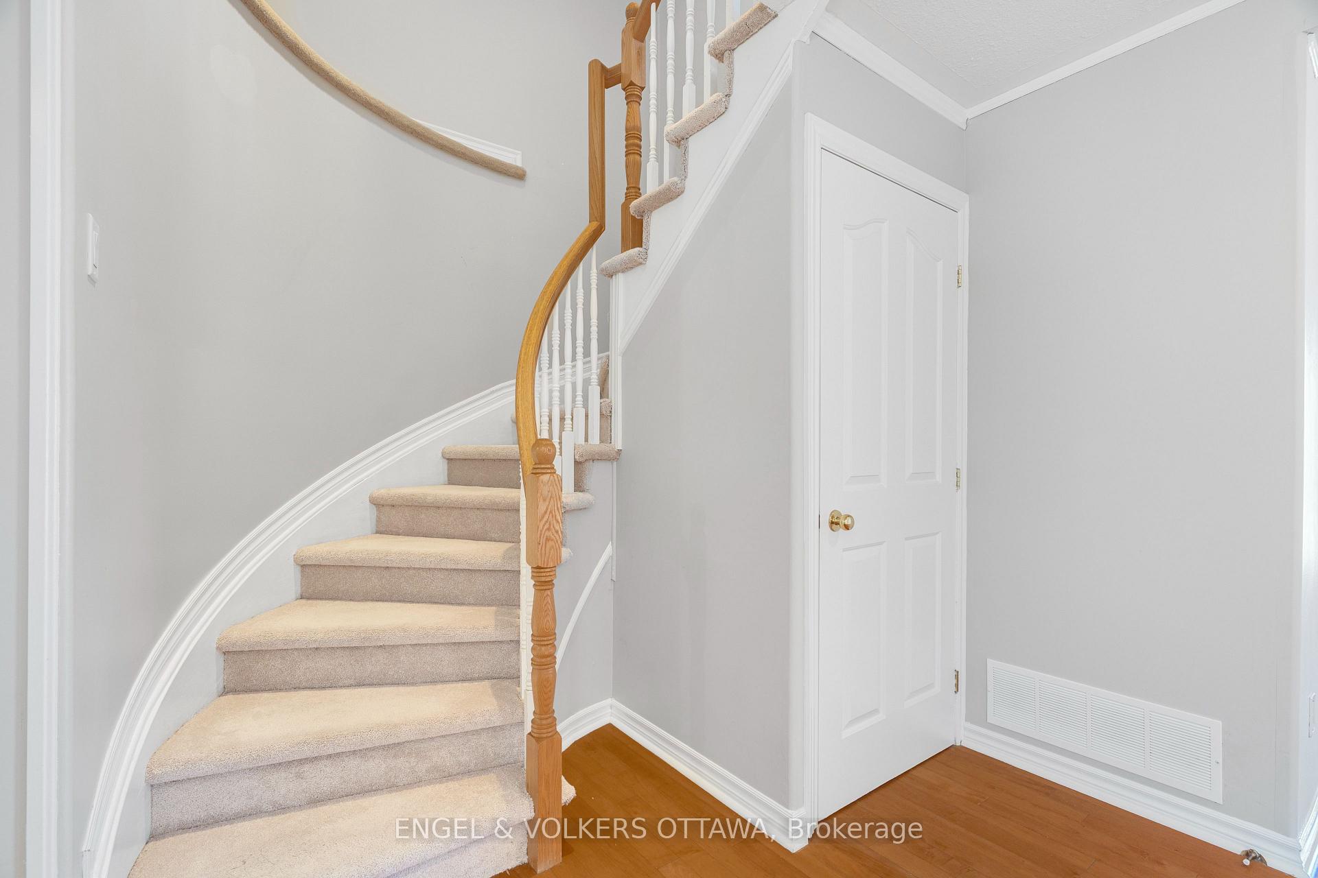 Photo 17 of 17 Wallsend Avenue, Ottawa, Kanata - Morgan's Grant/South March — HOMEH