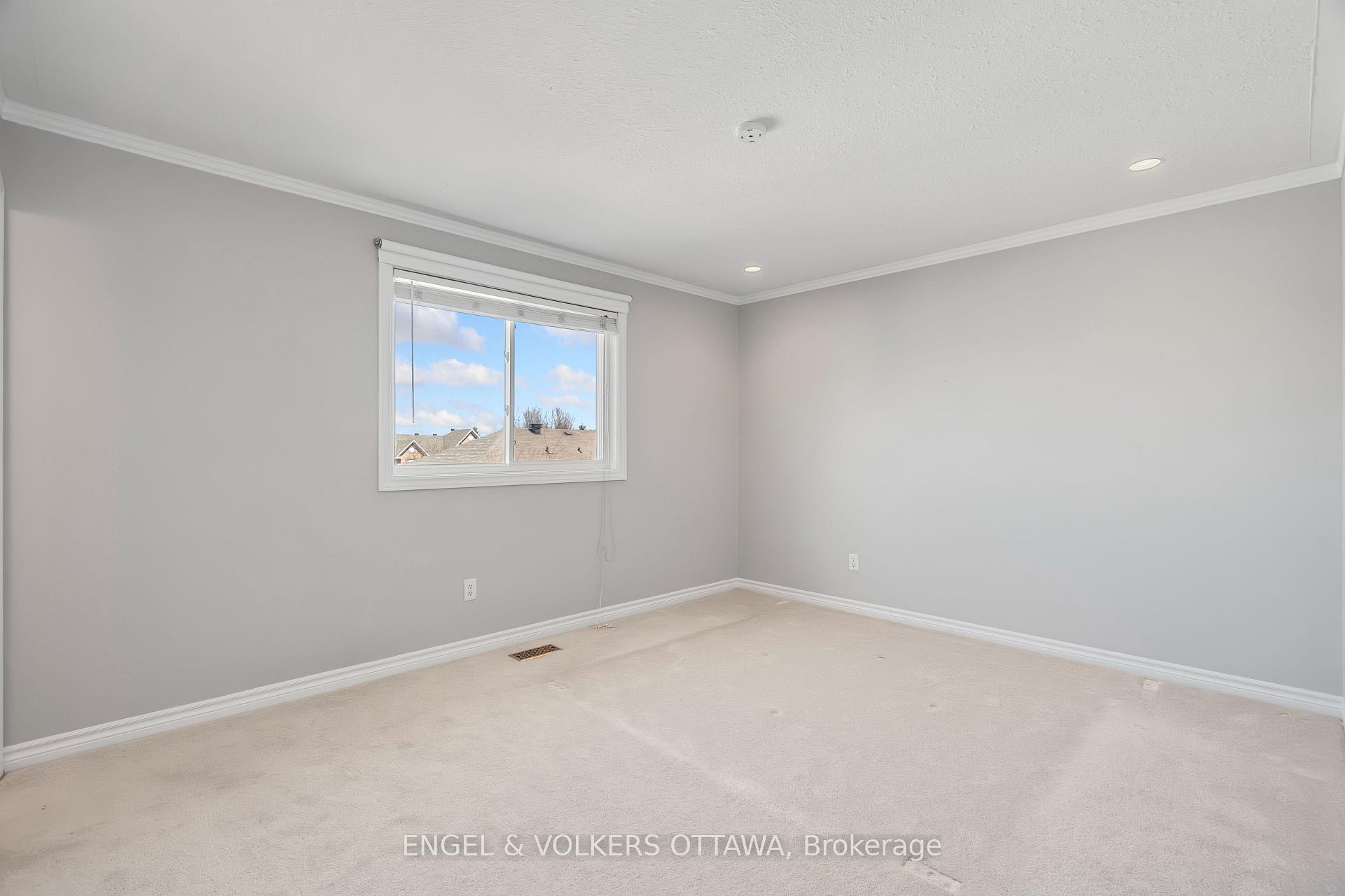 Photo 19 of 17 Wallsend Avenue, Ottawa, Kanata - Morgan's Grant/South March — HOMEH