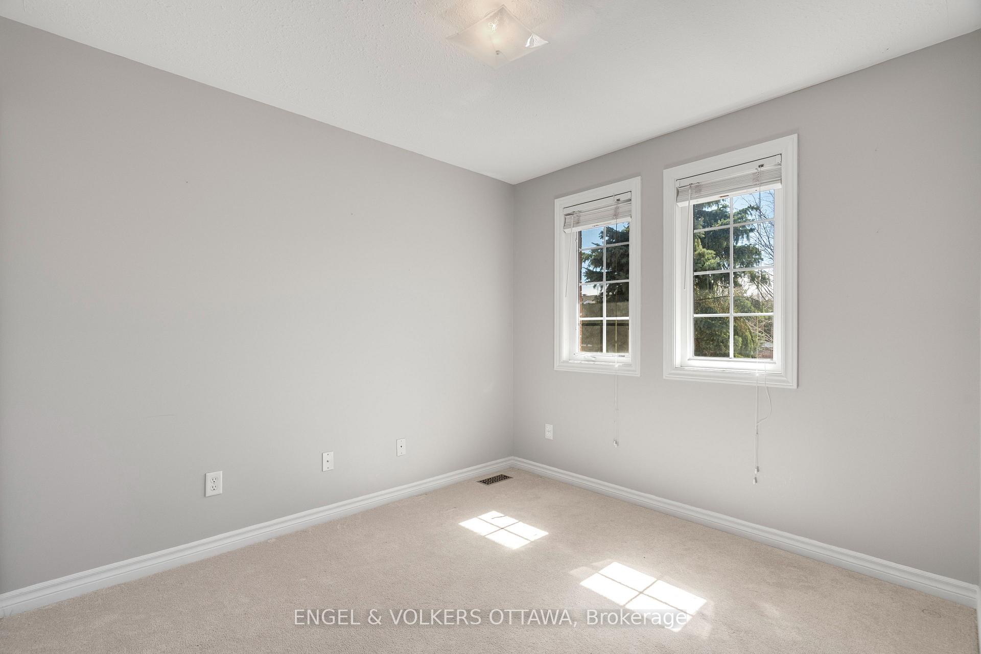 Photo 25 of 17 Wallsend Avenue, Ottawa, Kanata - Morgan's Grant/South March — HOMEH