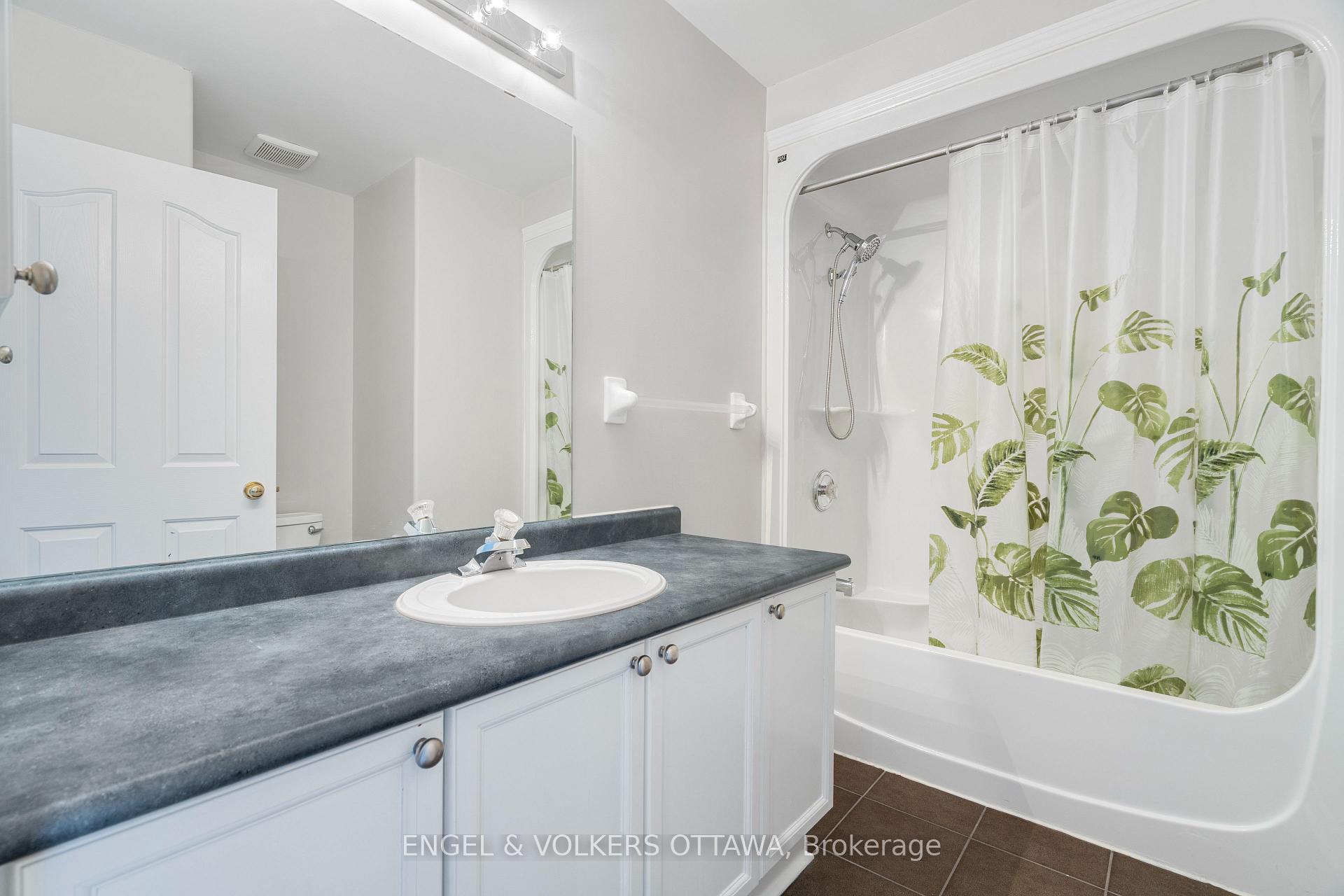 Photo 27 of 17 Wallsend Avenue, Ottawa, Kanata - Morgan's Grant/South March — HOMEH