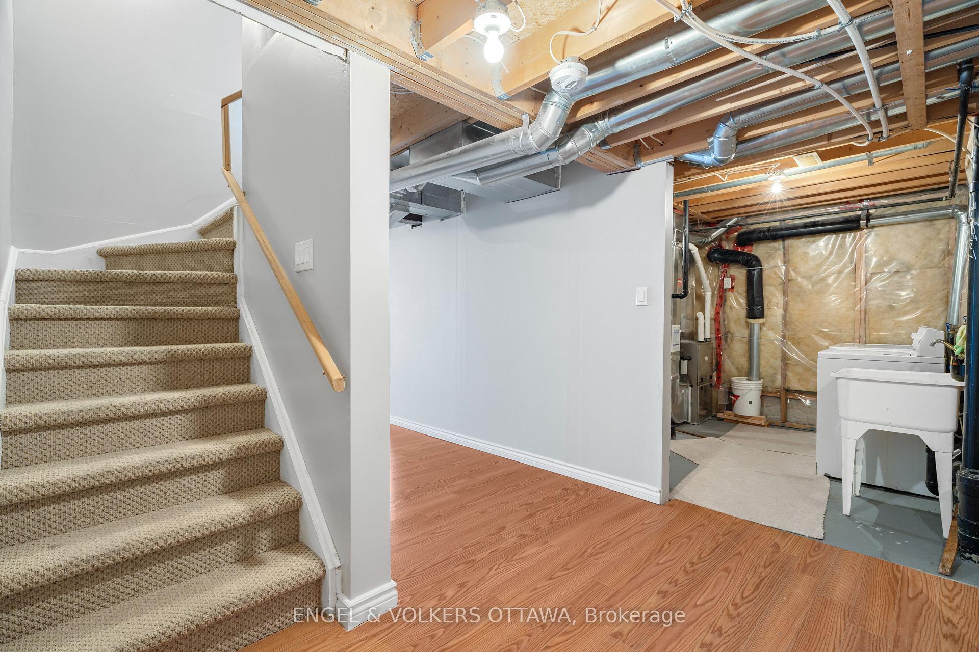 Photo 28 of 17 Wallsend Avenue, Ottawa, Kanata - Morgan's Grant/South March — HOMEH