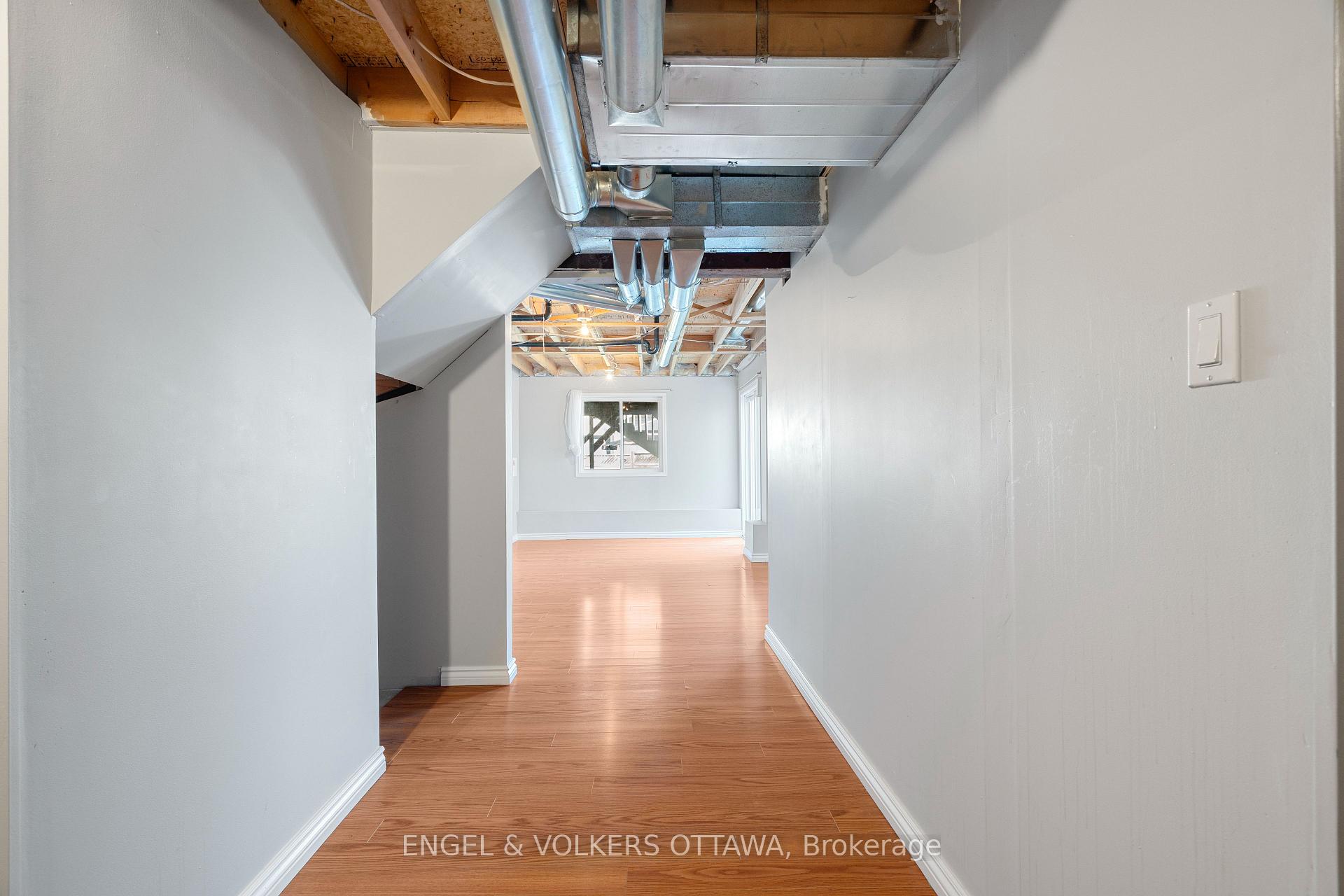 Photo 29 of 17 Wallsend Avenue, Ottawa, Kanata - Morgan's Grant/South March — HOMEH