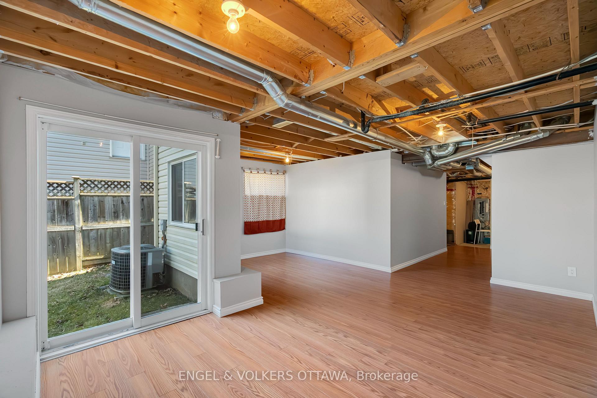 Photo 31 of 17 Wallsend Avenue, Ottawa, Kanata - Morgan's Grant/South March — HOMEH