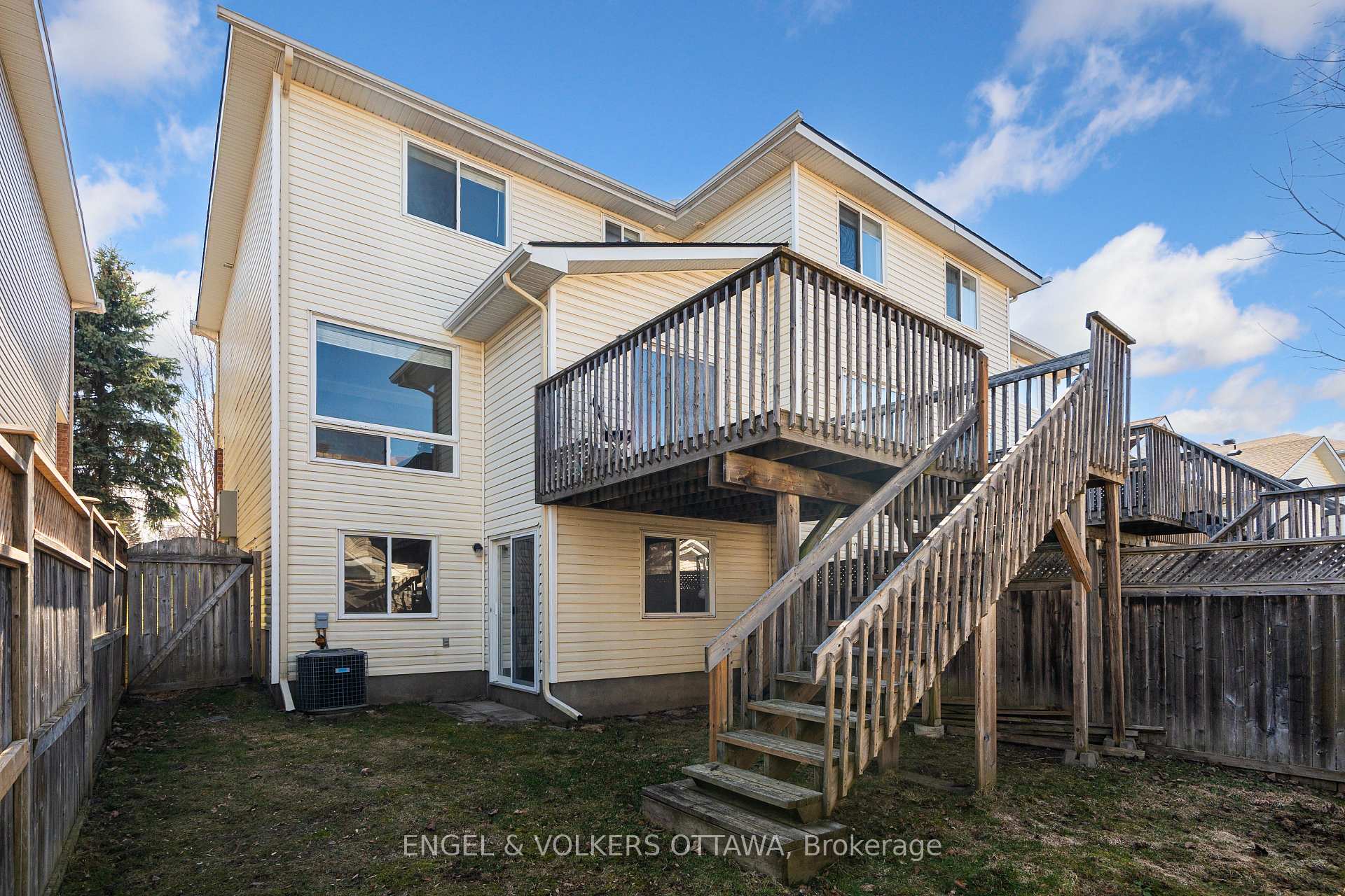 Photo 33 of 17 Wallsend Avenue, Ottawa, Kanata - Morgan's Grant/South March — HOMEH