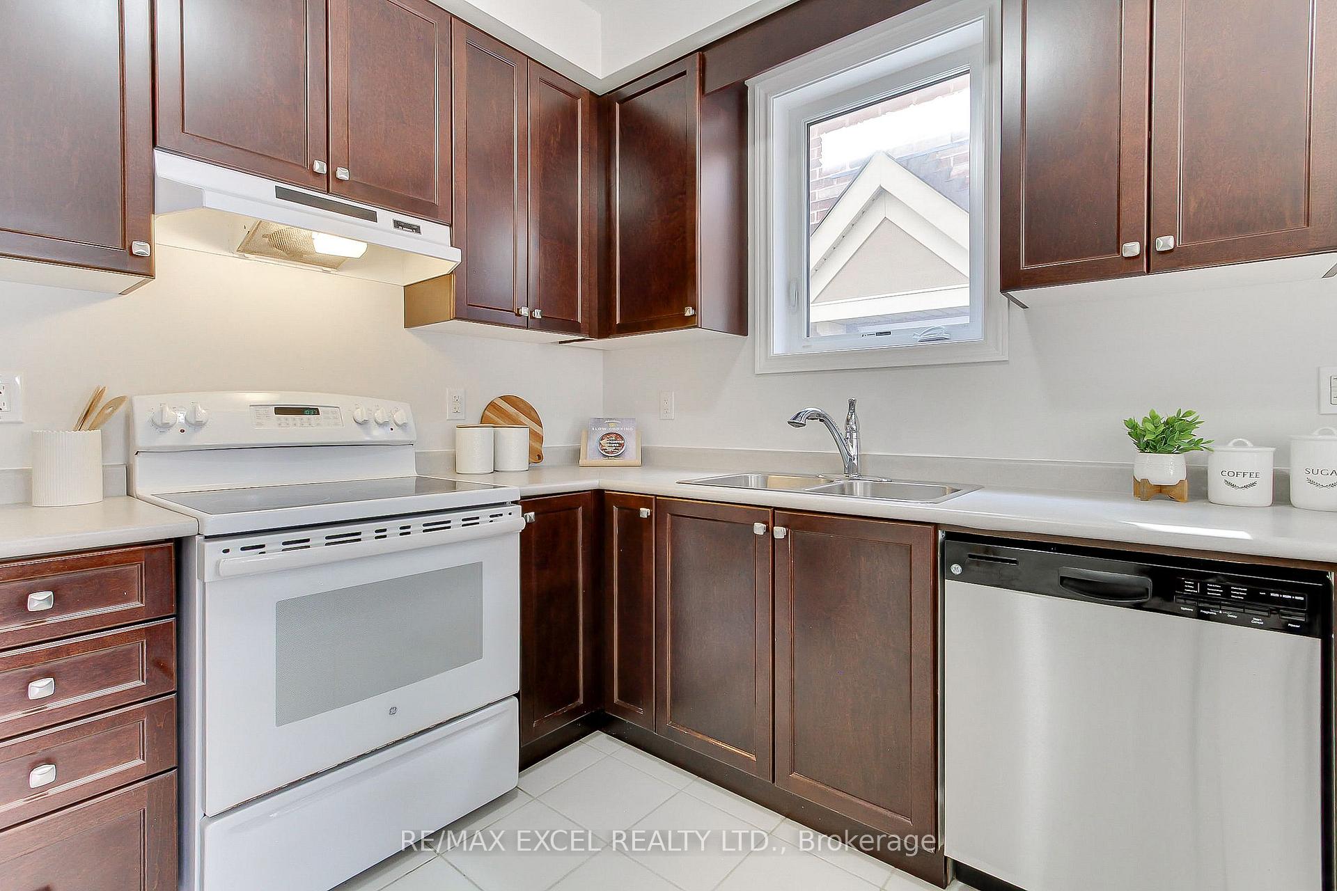 Photo 13 of 76 Black Creek Drive, Markham, Cornell — HOMEH