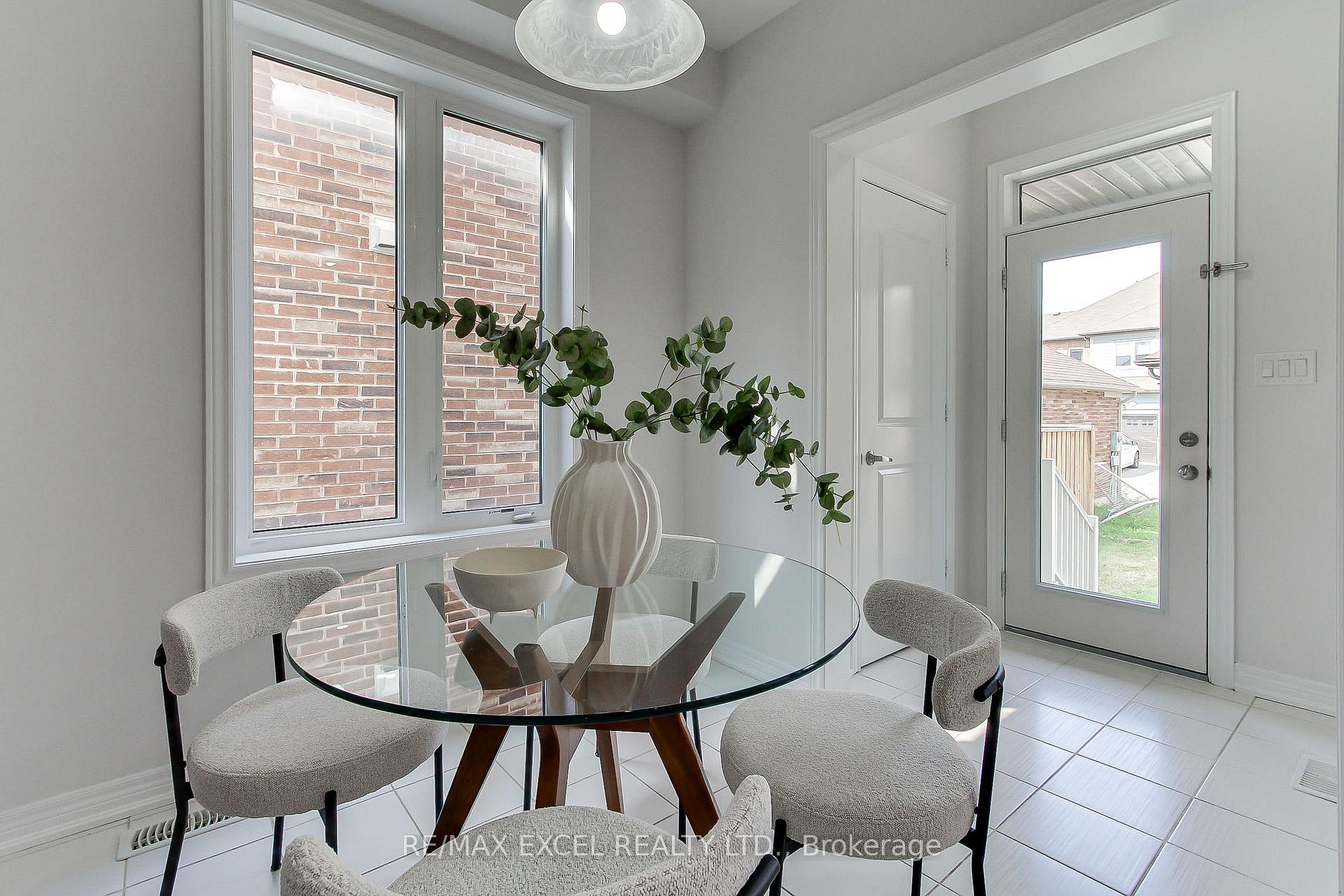 Photo 17 of 76 Black Creek Drive, Markham, Cornell — HOMEH