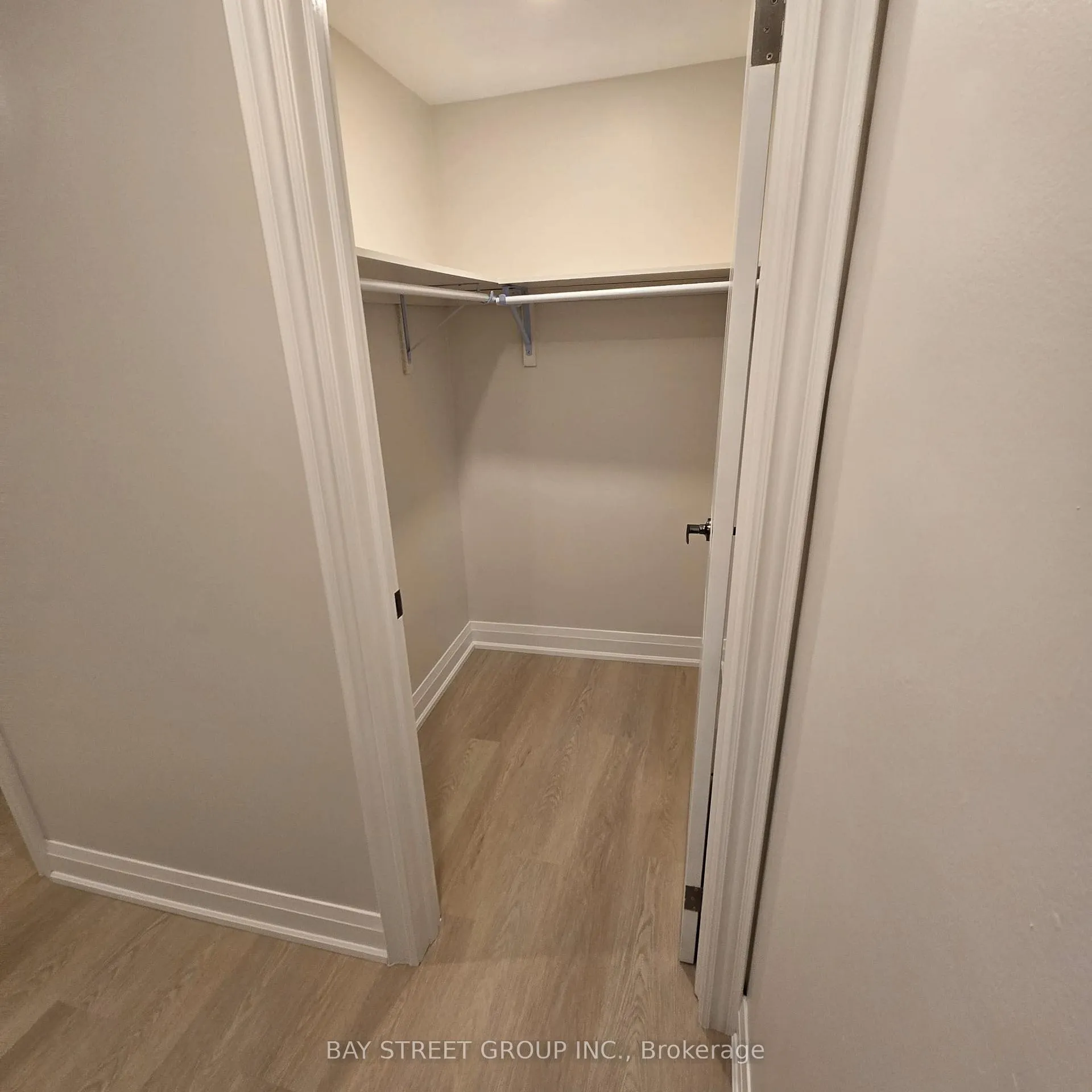 Photo 2 of 129 Huntington Park Drive, Markham, Thornlea — HOMEH