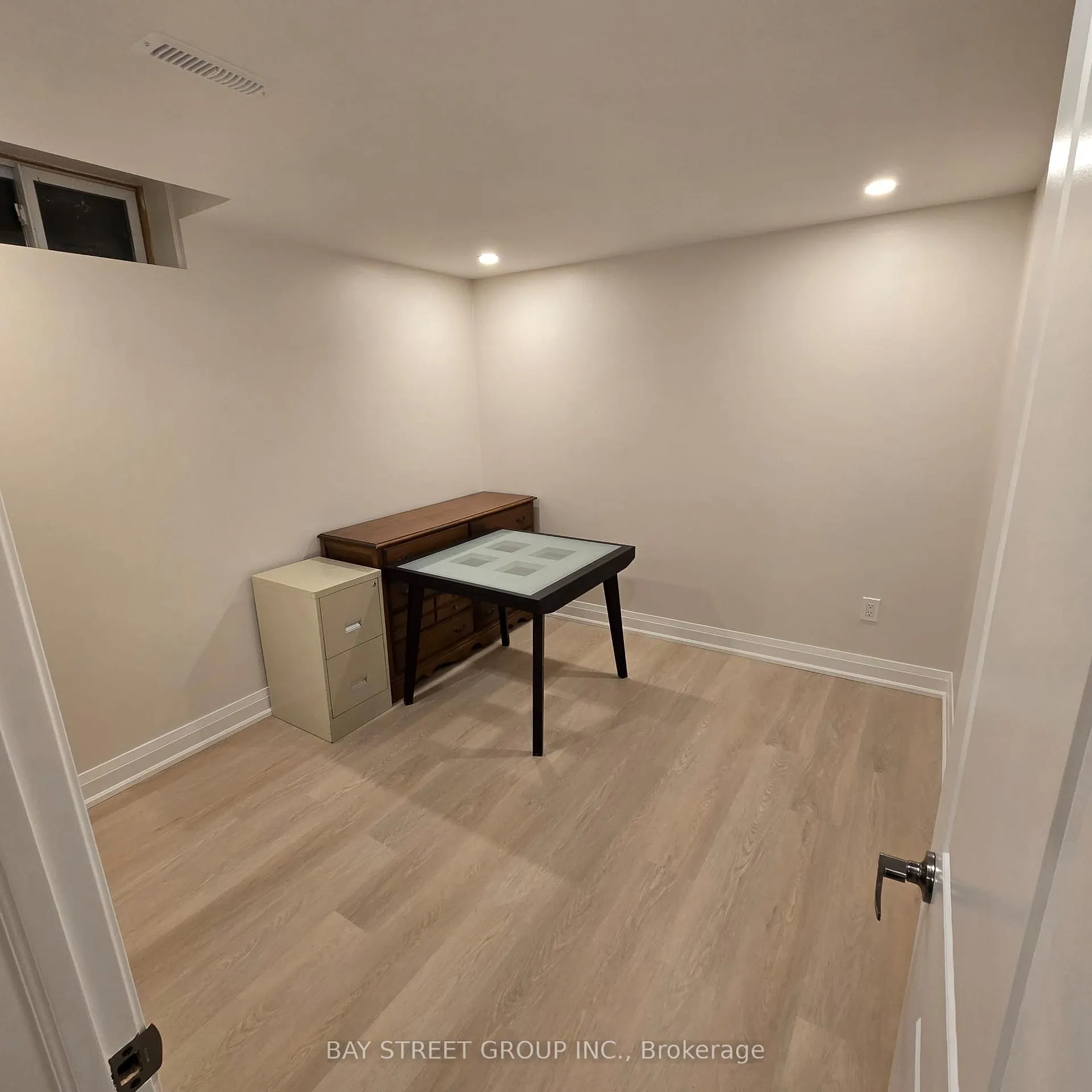 Photo 4 of 129 Huntington Park Drive, Markham, Thornlea — HOMEH