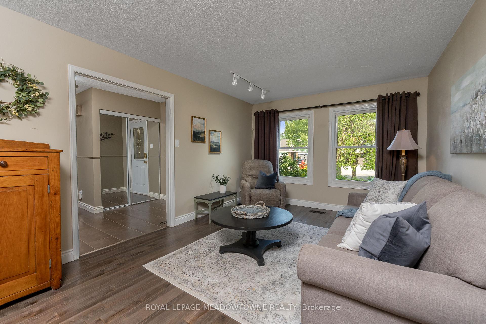 Photo 8 of 7 Deerwood Crescent, Kitchener — HOMEH