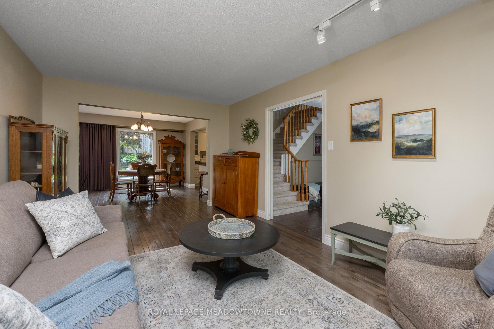 Photo 9 of 7 Deerwood Crescent, Kitchener — HOMEH