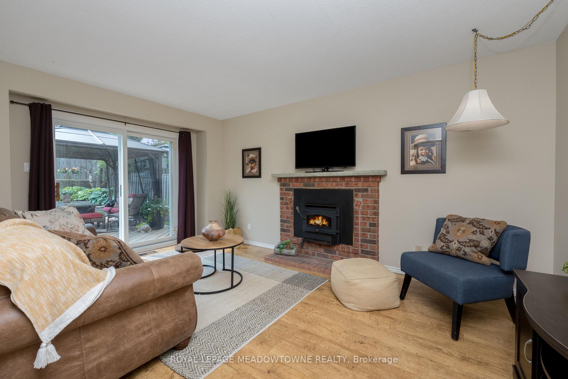 Photo 16 of 7 Deerwood Crescent, Kitchener — HOMEH
