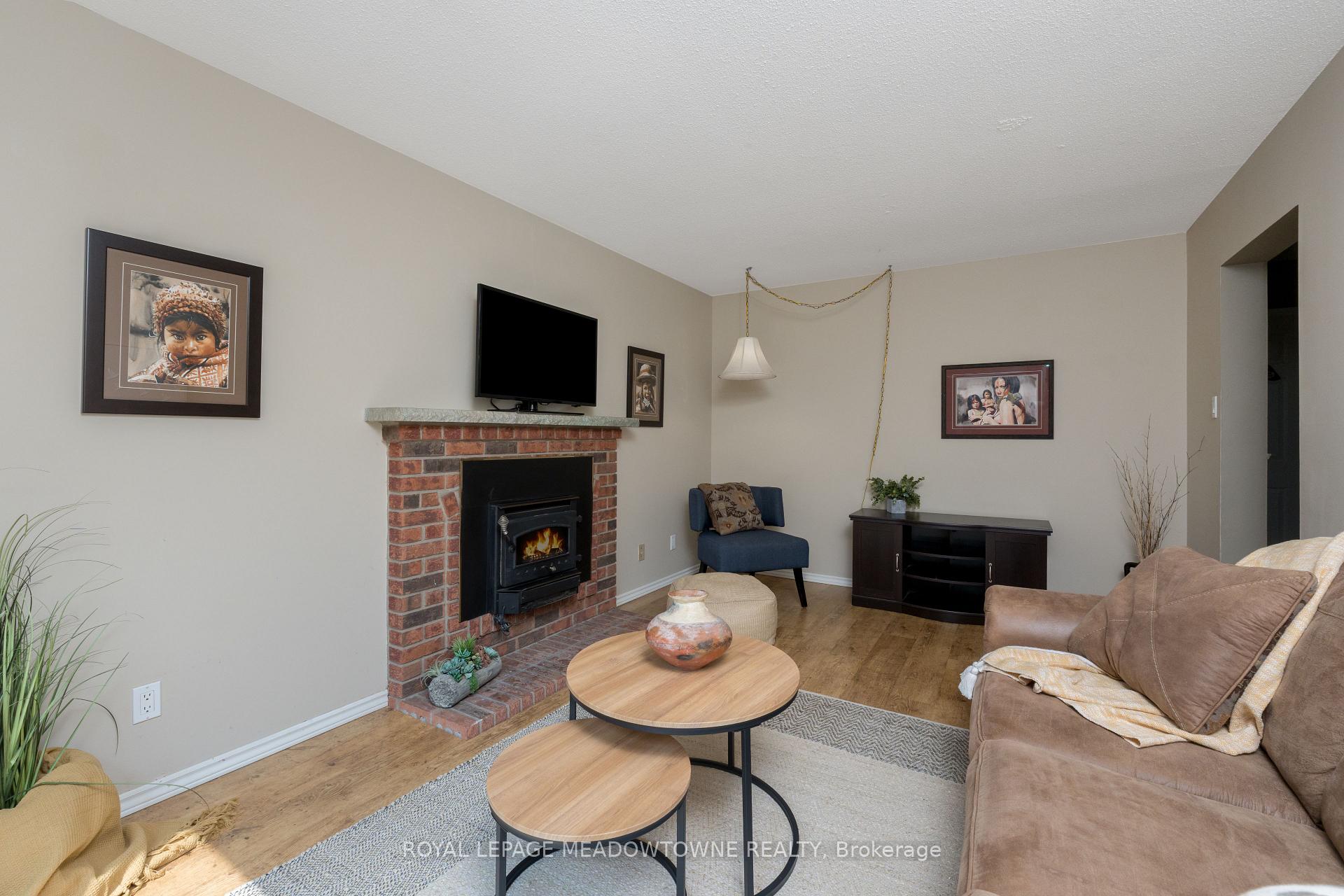 Photo 17 of 7 Deerwood Crescent, Kitchener — HOMEH