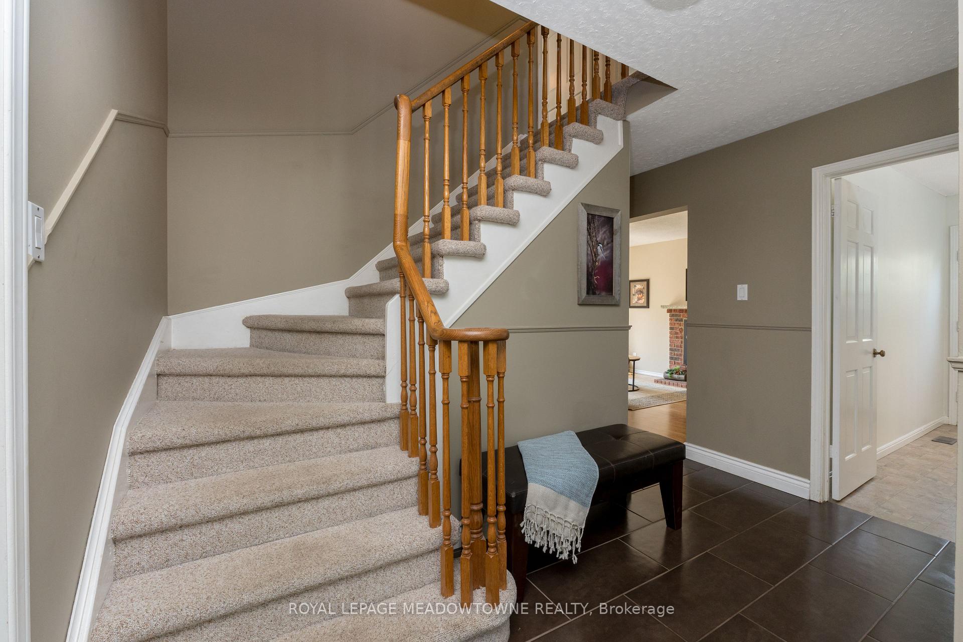 Photo 21 of 7 Deerwood Crescent, Kitchener — HOMEH
