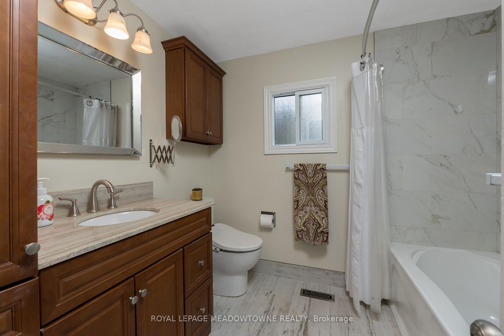 Photo 26 of 7 Deerwood Crescent, Kitchener — HOMEH
