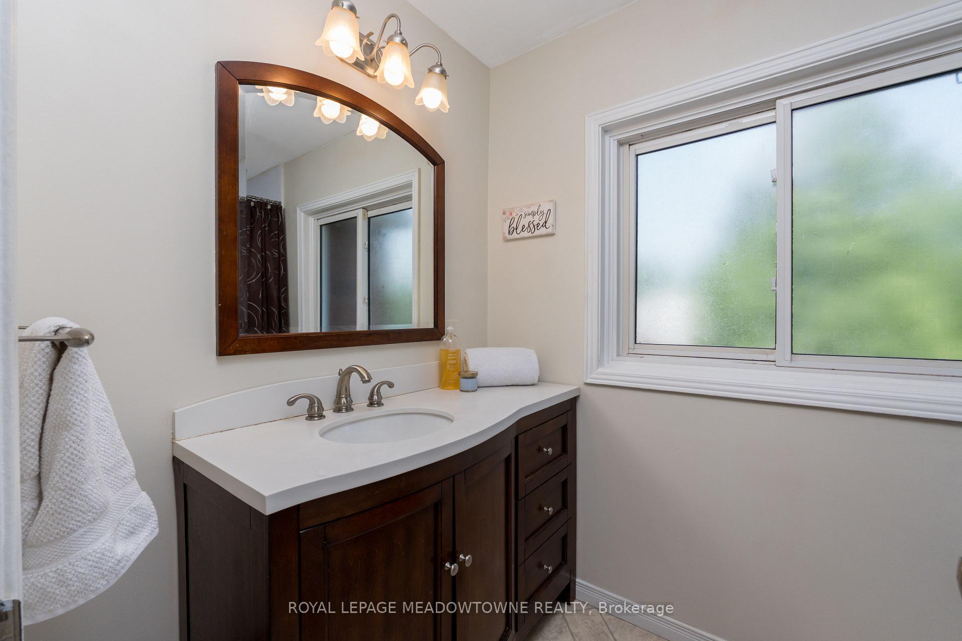 Photo 31 of 7 Deerwood Crescent, Kitchener — HOMEH