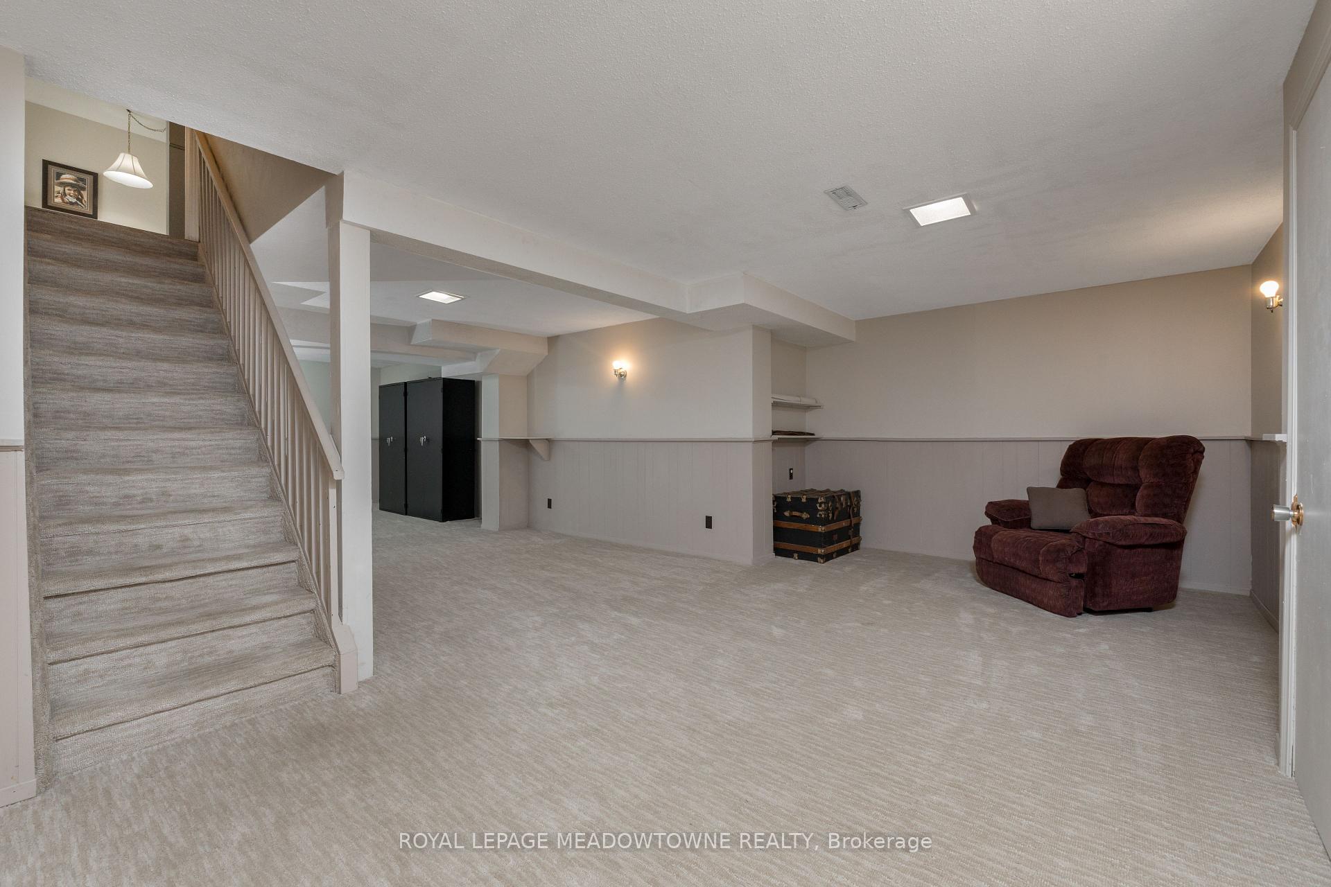 Photo 34 of 7 Deerwood Crescent, Kitchener — HOMEH