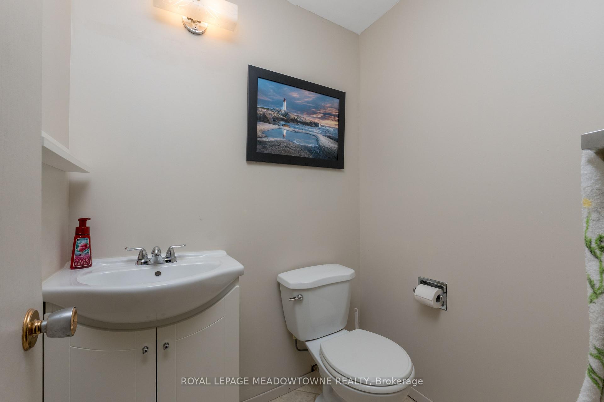 Photo 37 of 7 Deerwood Crescent, Kitchener — HOMEH