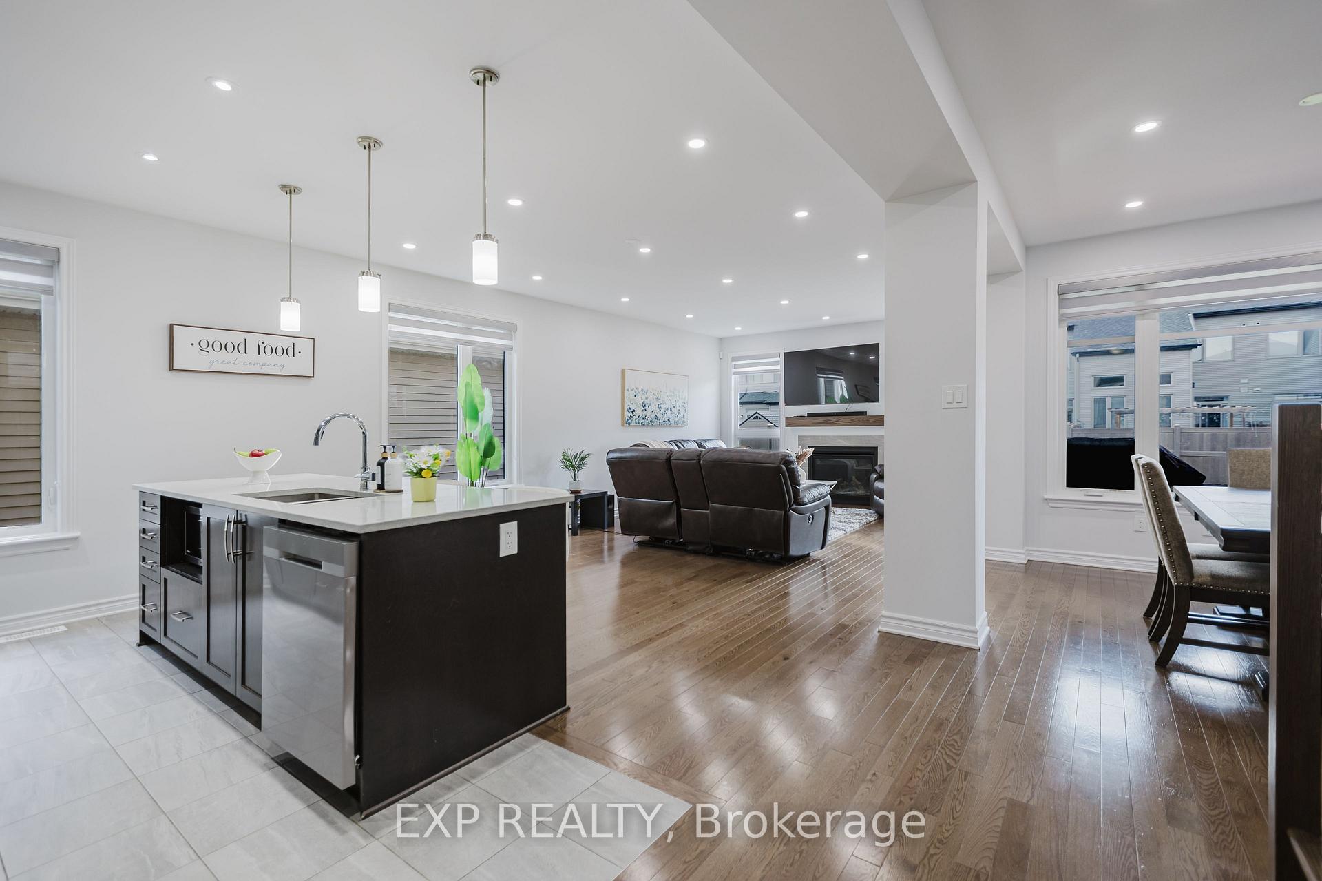 Photo 4 of 80 Palfrey Way, Ottawa, Kanata - Emerald Meadows/Trailwest — HOMEH