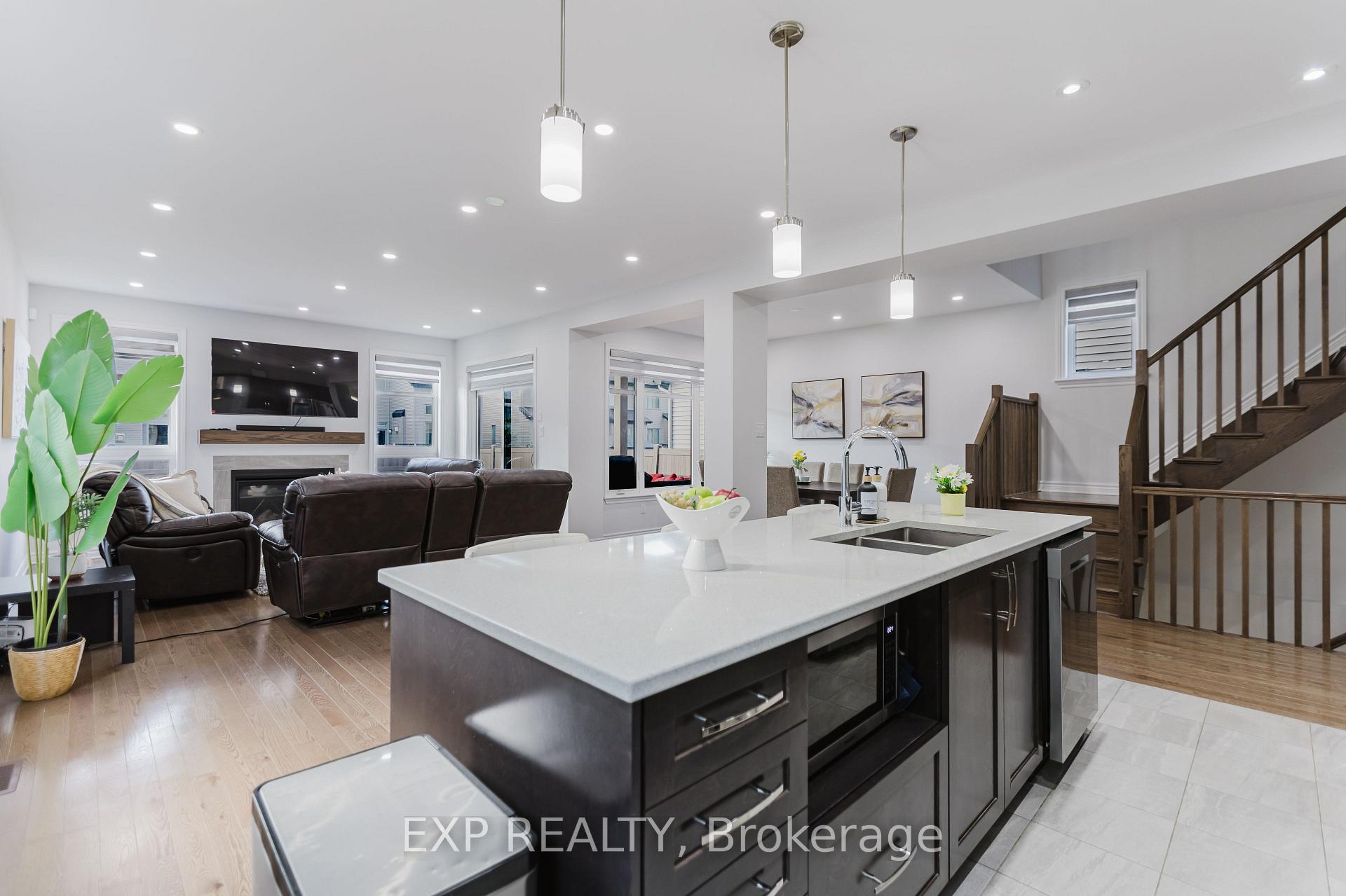 Photo 8 of 80 Palfrey Way, Ottawa, Kanata - Emerald Meadows/Trailwest — HOMEH