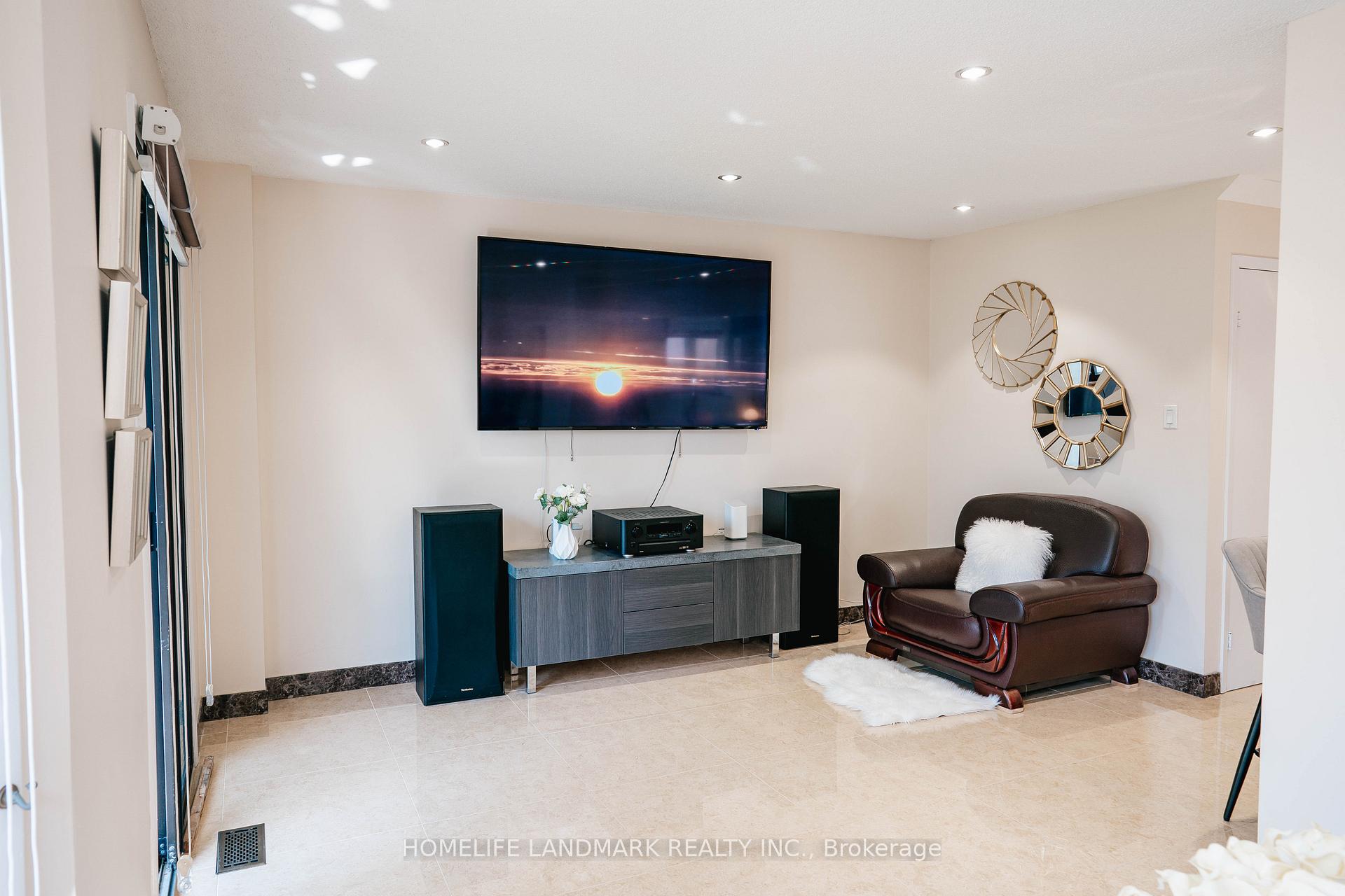 Photo 23 of 158 Markville Road, Markham, Markville — HOMEH