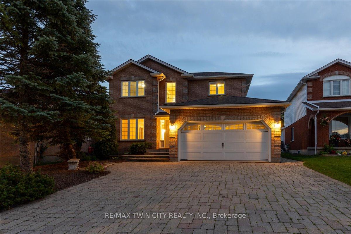 Photo 5 of 310 Westforest Trail, Kitchener — HOMEH