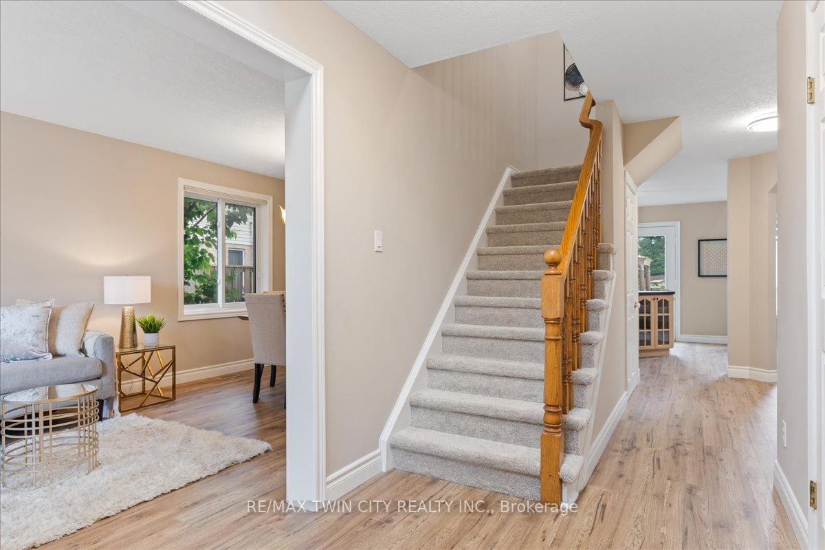 Photo 7 of 310 Westforest Trail, Kitchener — HOMEH
