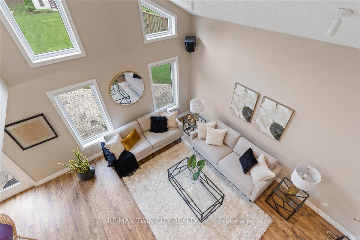 Photo 20 of 310 Westforest Trail, Kitchener — HOMEH