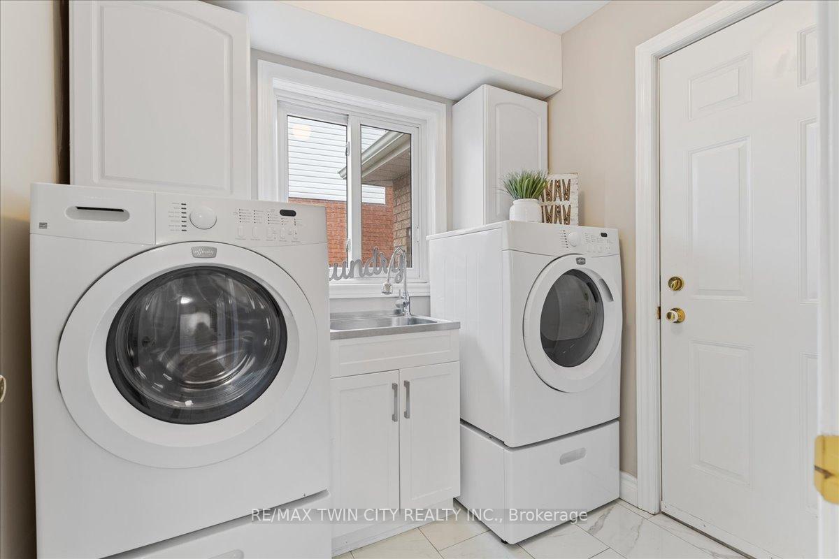 Photo 21 of 310 Westforest Trail, Kitchener — HOMEH