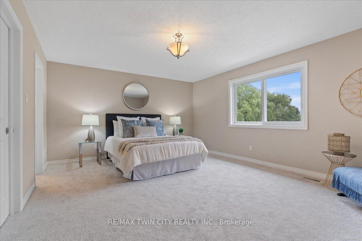 Photo 22 of 310 Westforest Trail, Kitchener — HOMEH