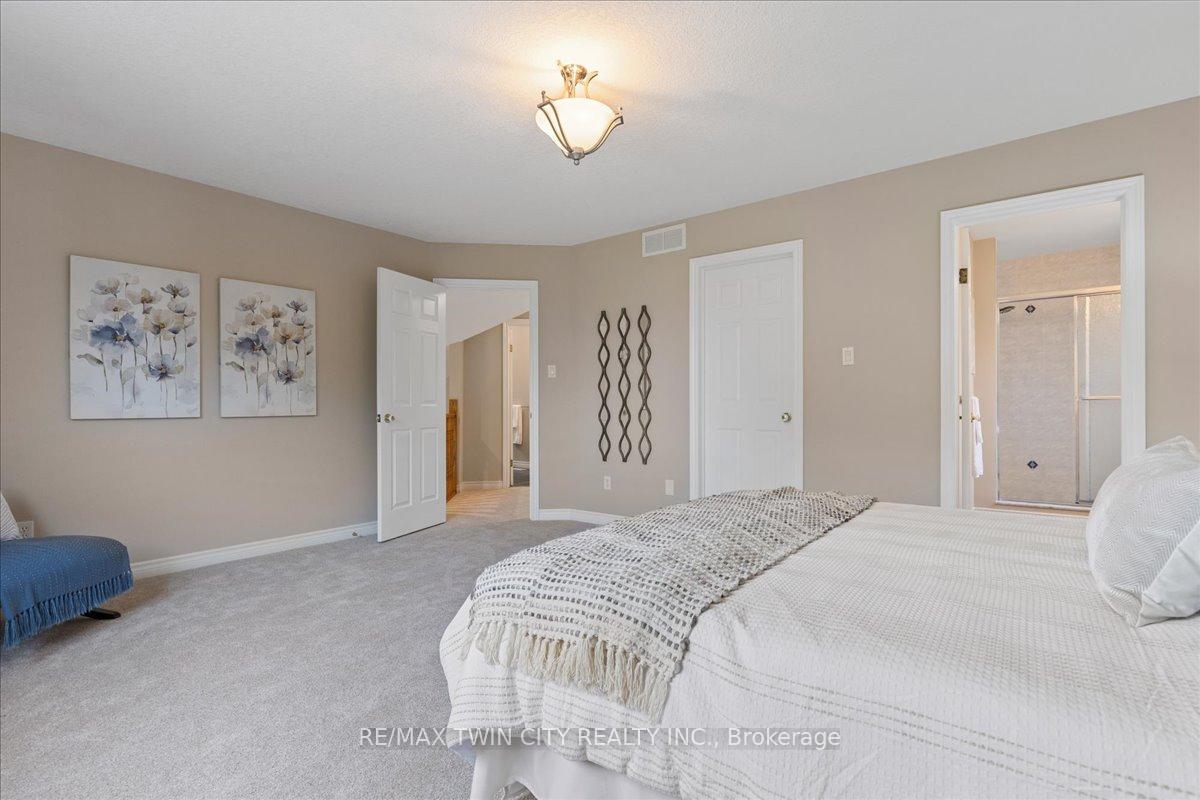 Photo 23 of 310 Westforest Trail, Kitchener — HOMEH