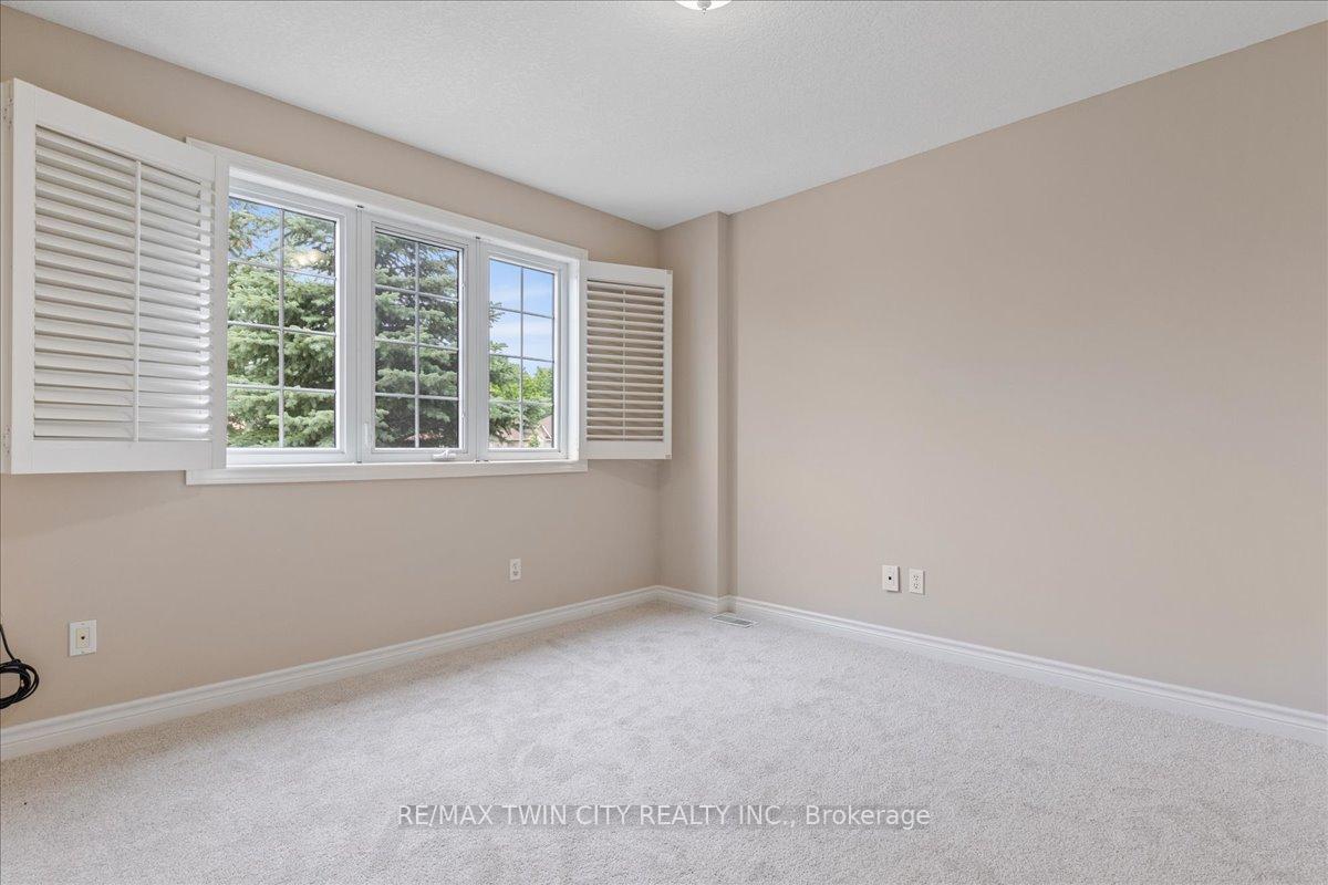 Photo 28 of 310 Westforest Trail, Kitchener — HOMEH