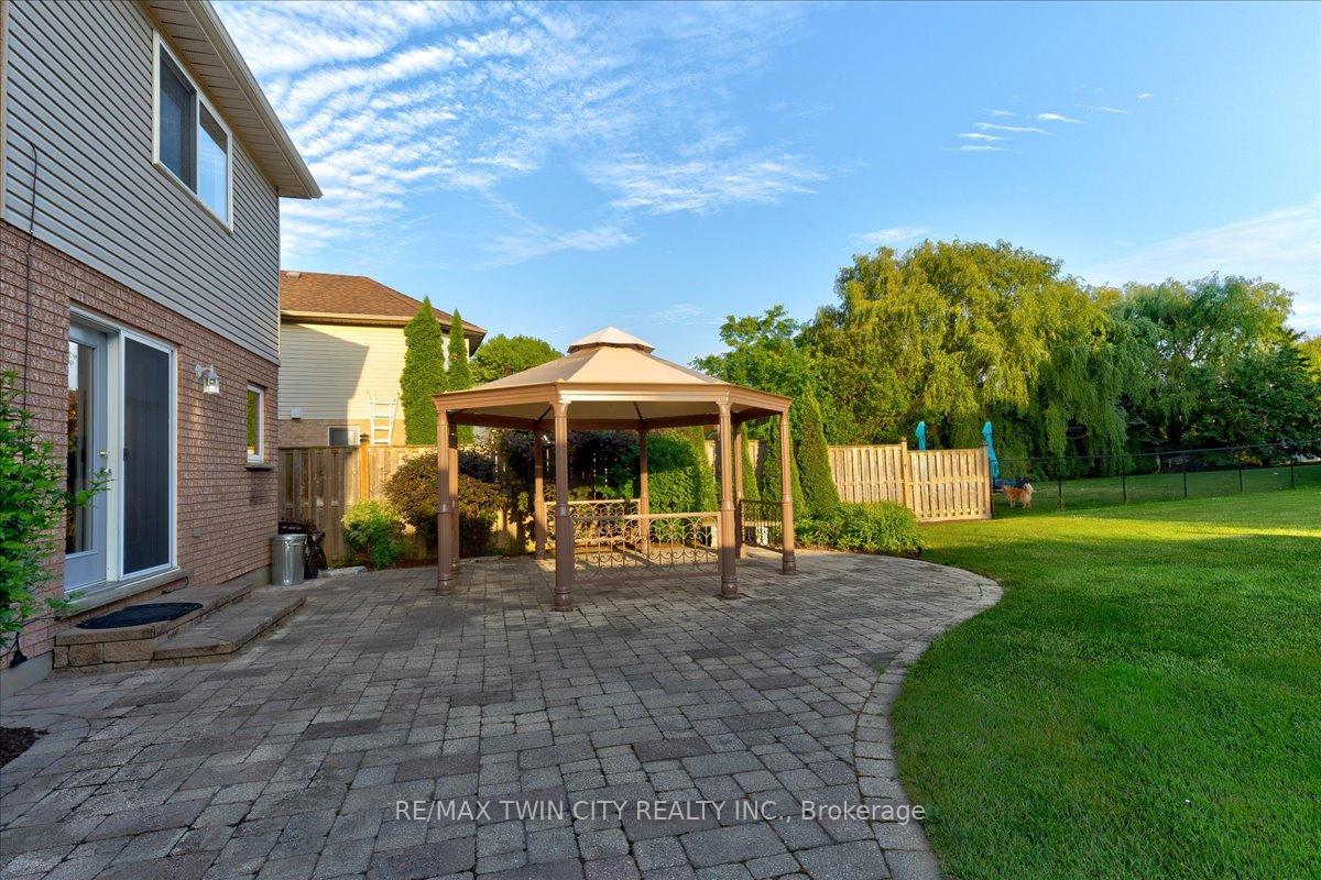 Photo 42 of 310 Westforest Trail, Kitchener — HOMEH