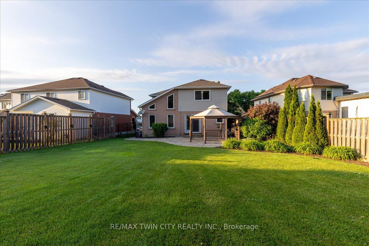 Photo 48 of 310 Westforest Trail, Kitchener — HOMEH